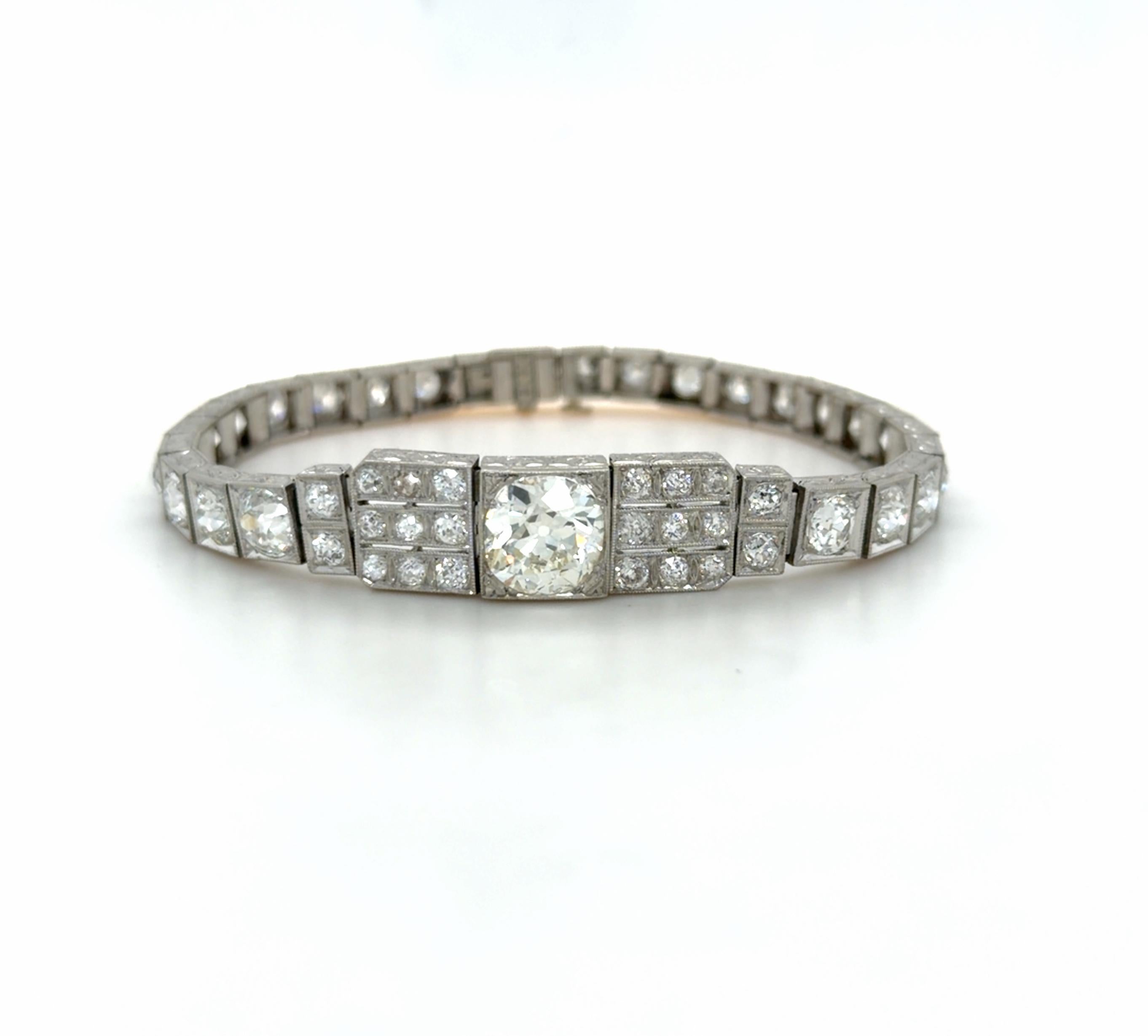 Art Deco Platinum and Diamond Bracelet (Alteuropäischer Brillantschliff) im Angebot