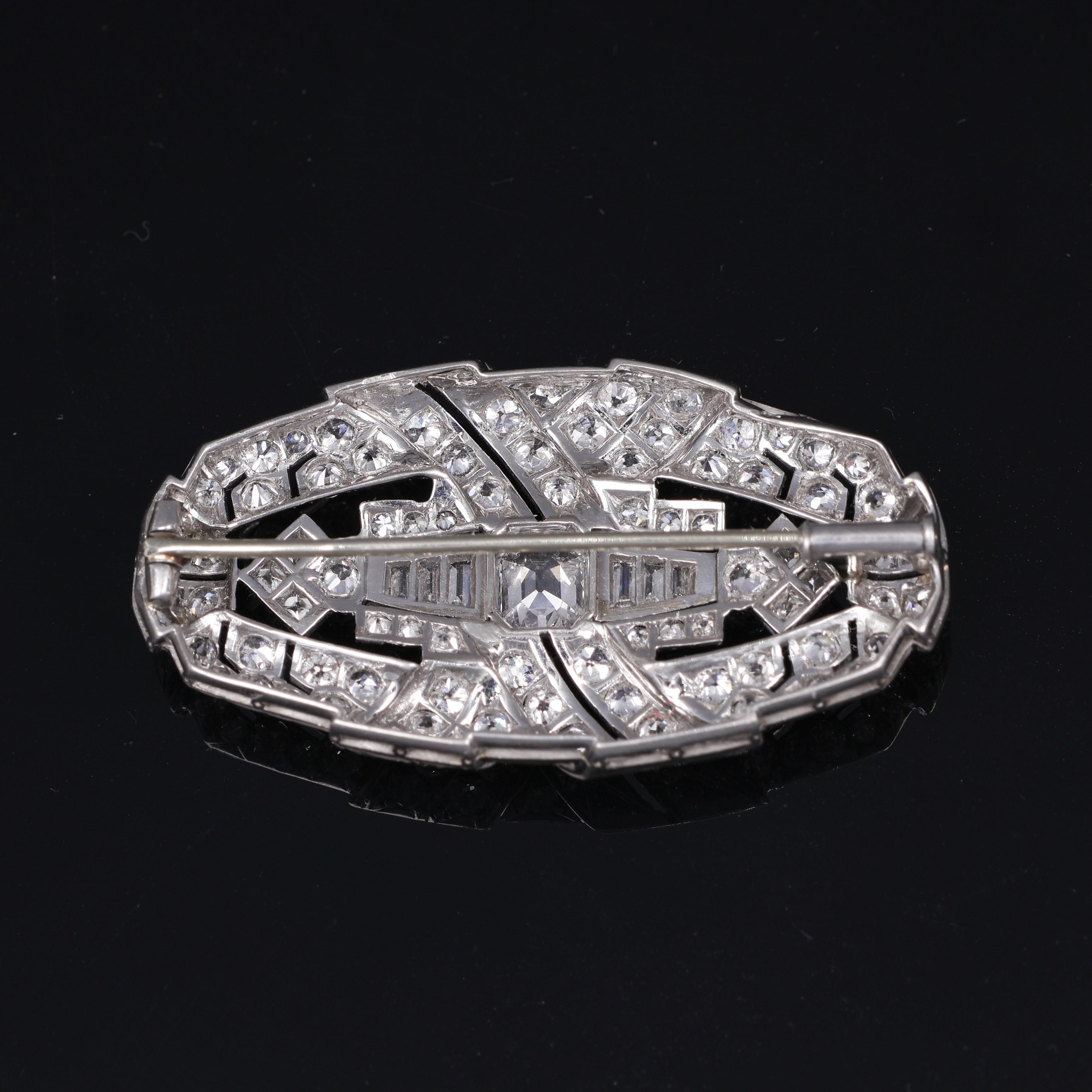 Women's or Men's Art Deco Platinum and Diamond Brooch, 1930s For Sale
