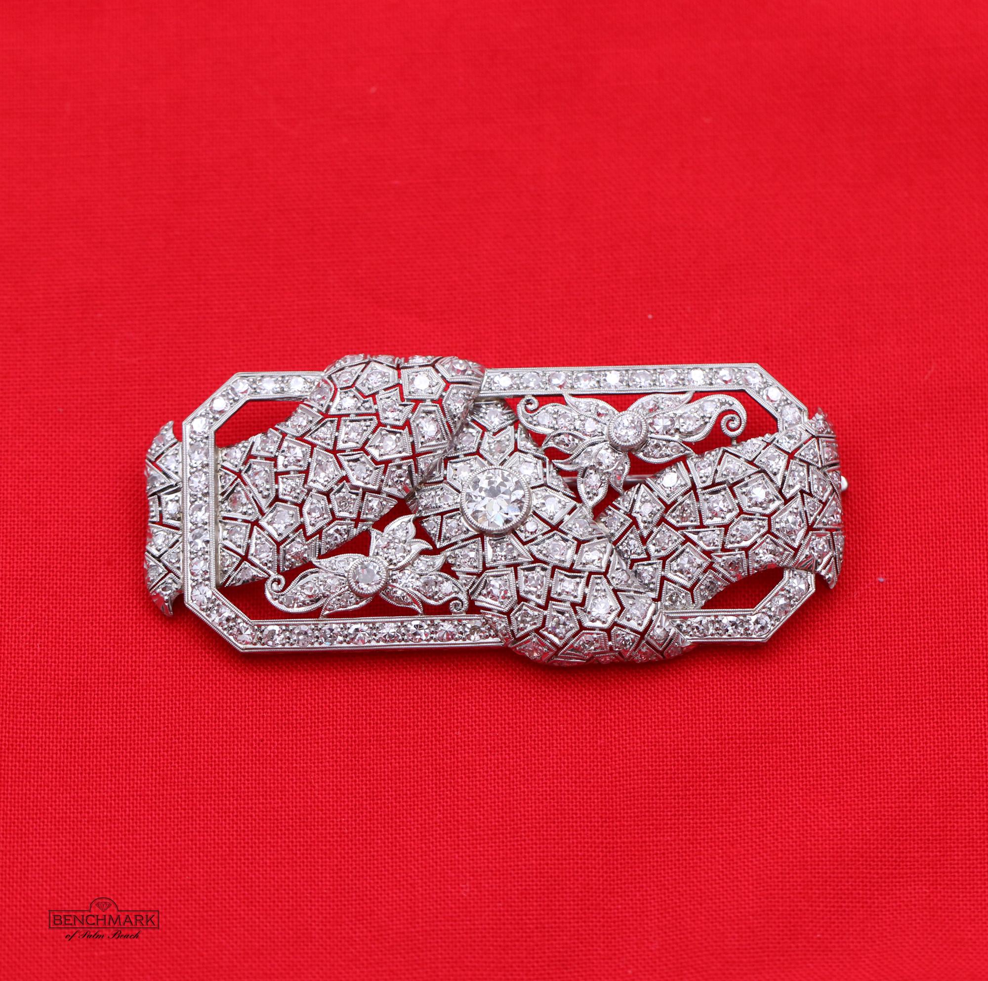 Art Deco Platinum and Diamond Brooch In Good Condition In Palm Beach, FL