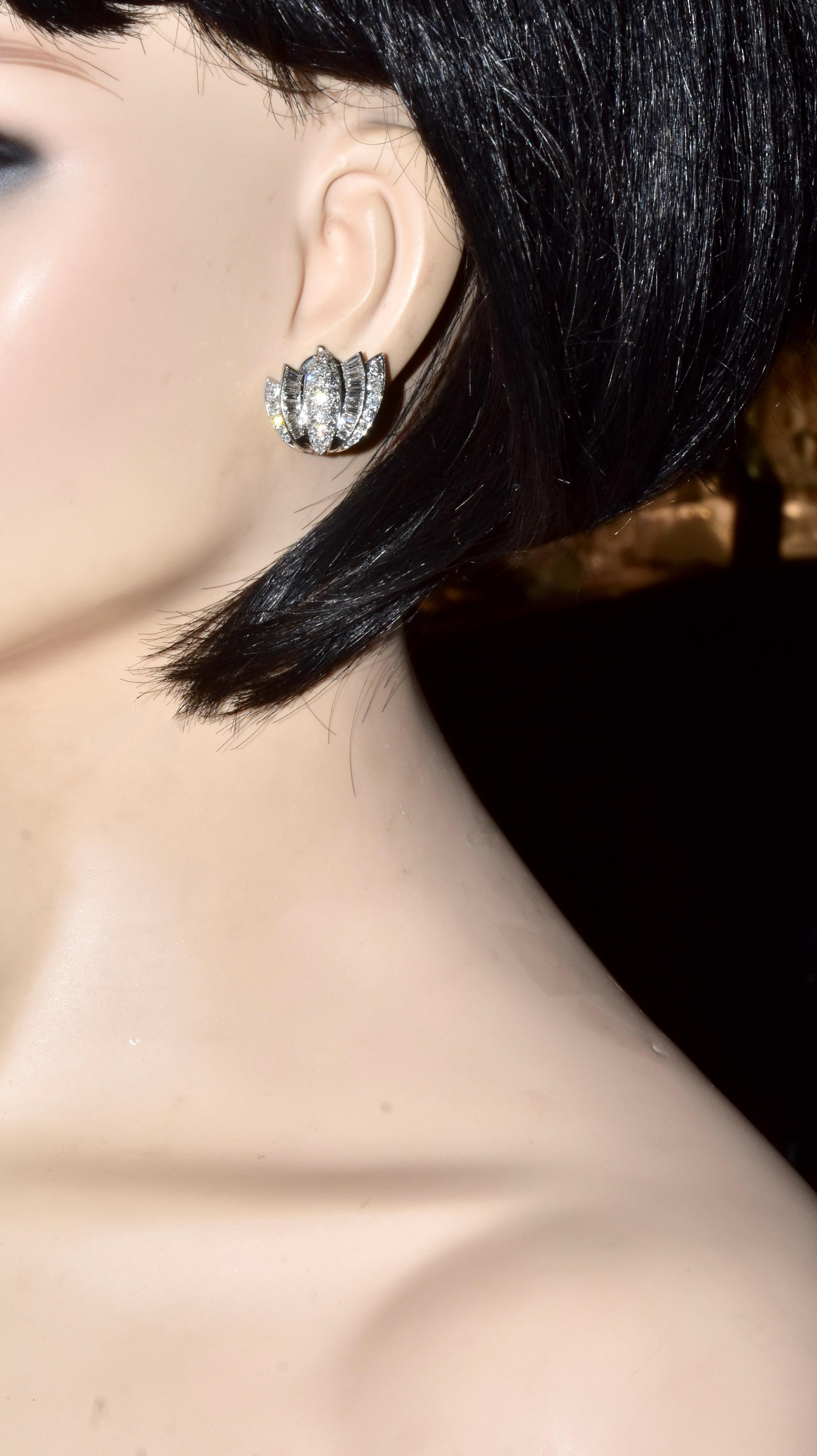 Art Deco Platinum and Diamond Earrings, French, circa 1930 1