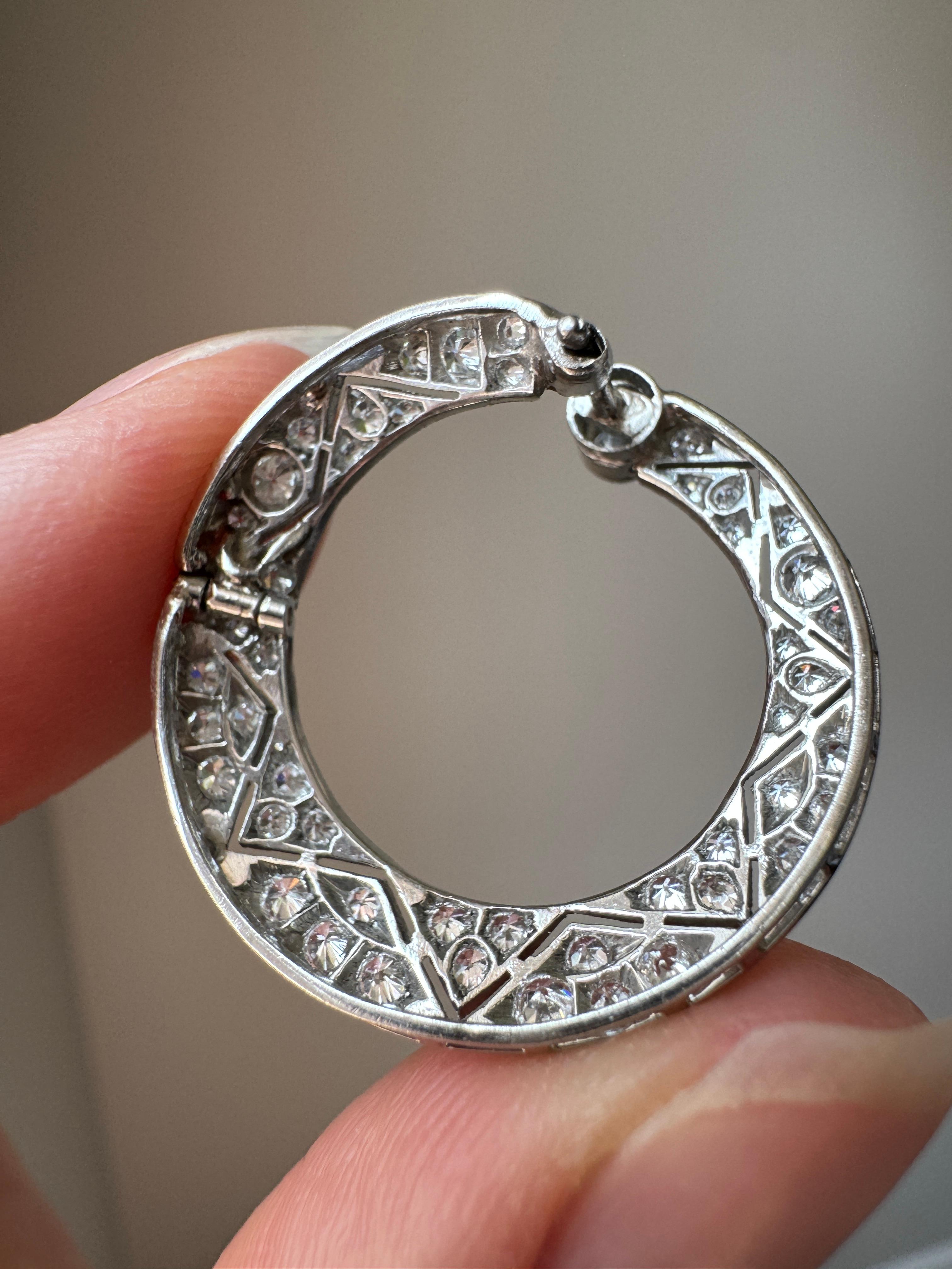 Pendientes de aro Art Déco de platino y diamantes hacia delante Corte europeo antiguo en venta
