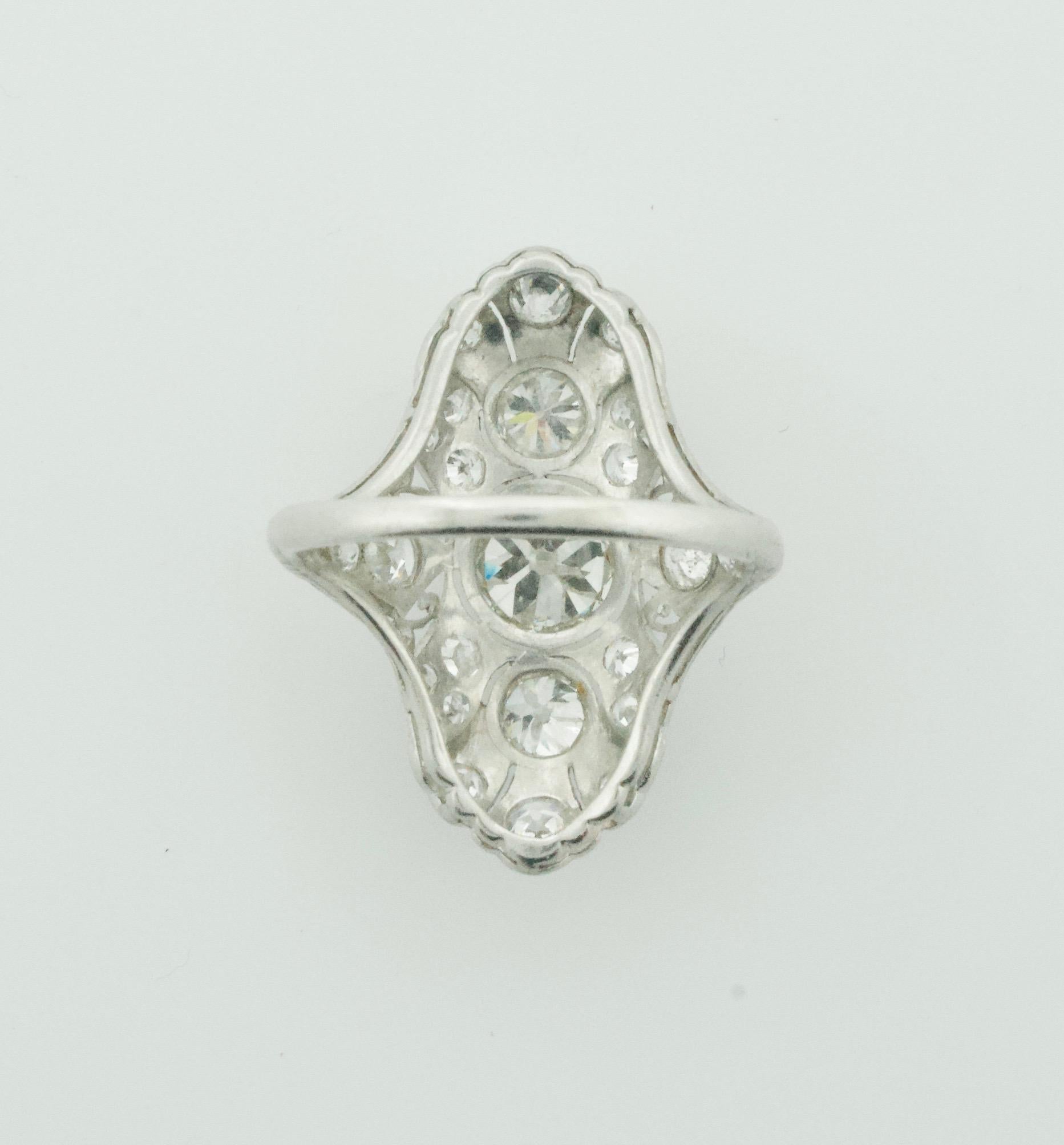 Art Deco Platinum and Diamond Ring Circa 1915 1.43 Center Stone In Excellent Condition For Sale In Wailea, HI