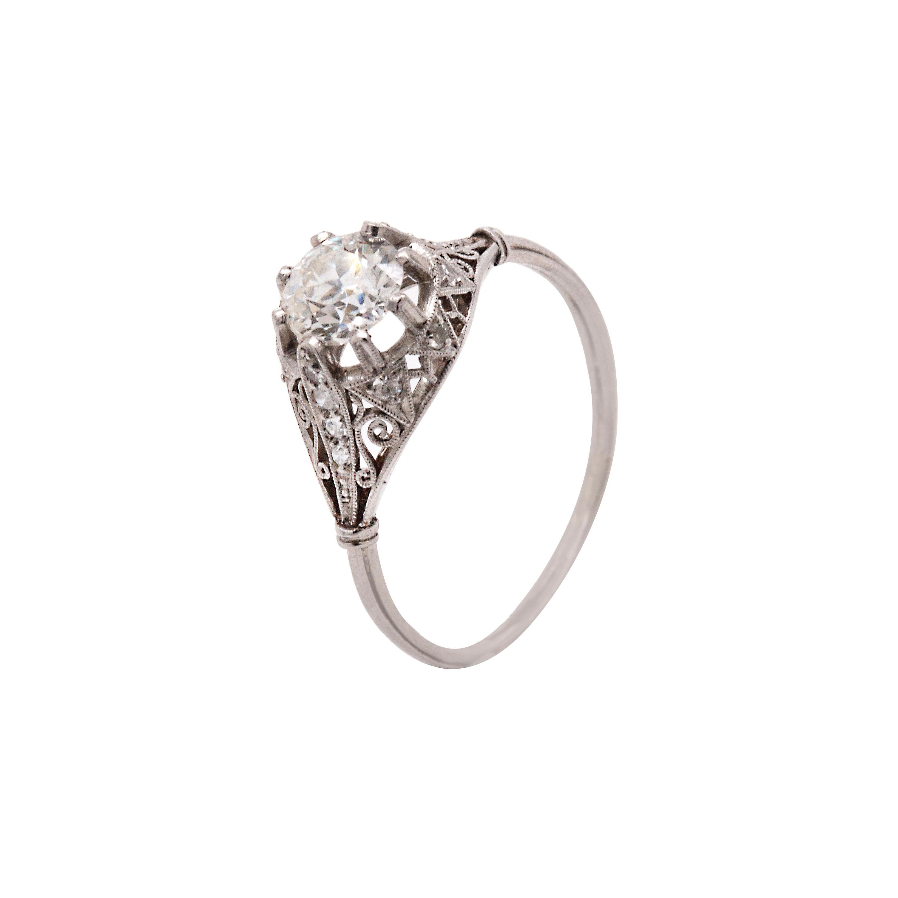 Art Deco Platinum and Diamond Ring With Exquisite Filigree Detailing For Sale 2