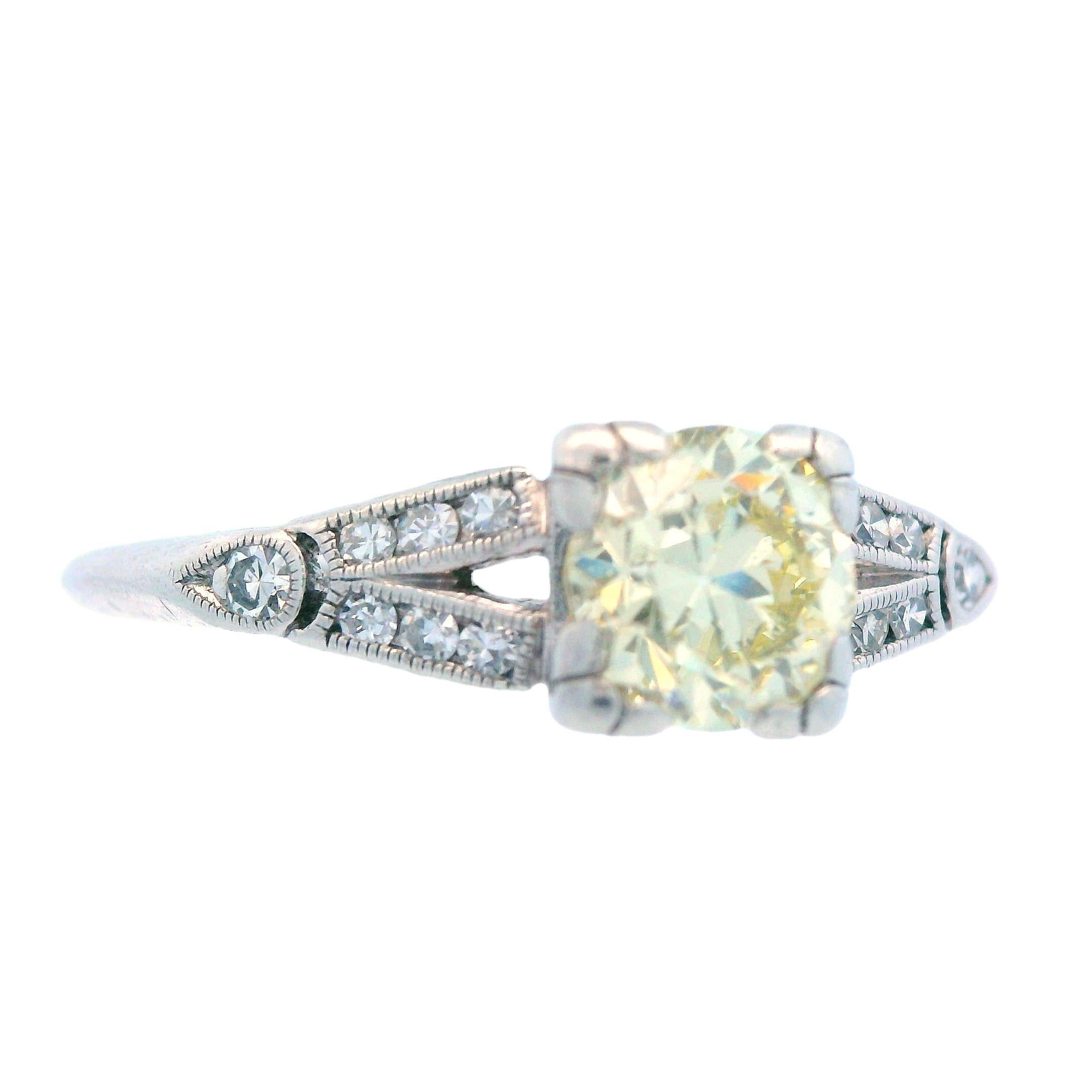 Bague de fiançailles Art déco en platine et diamant jaune fantaisie en vente 3