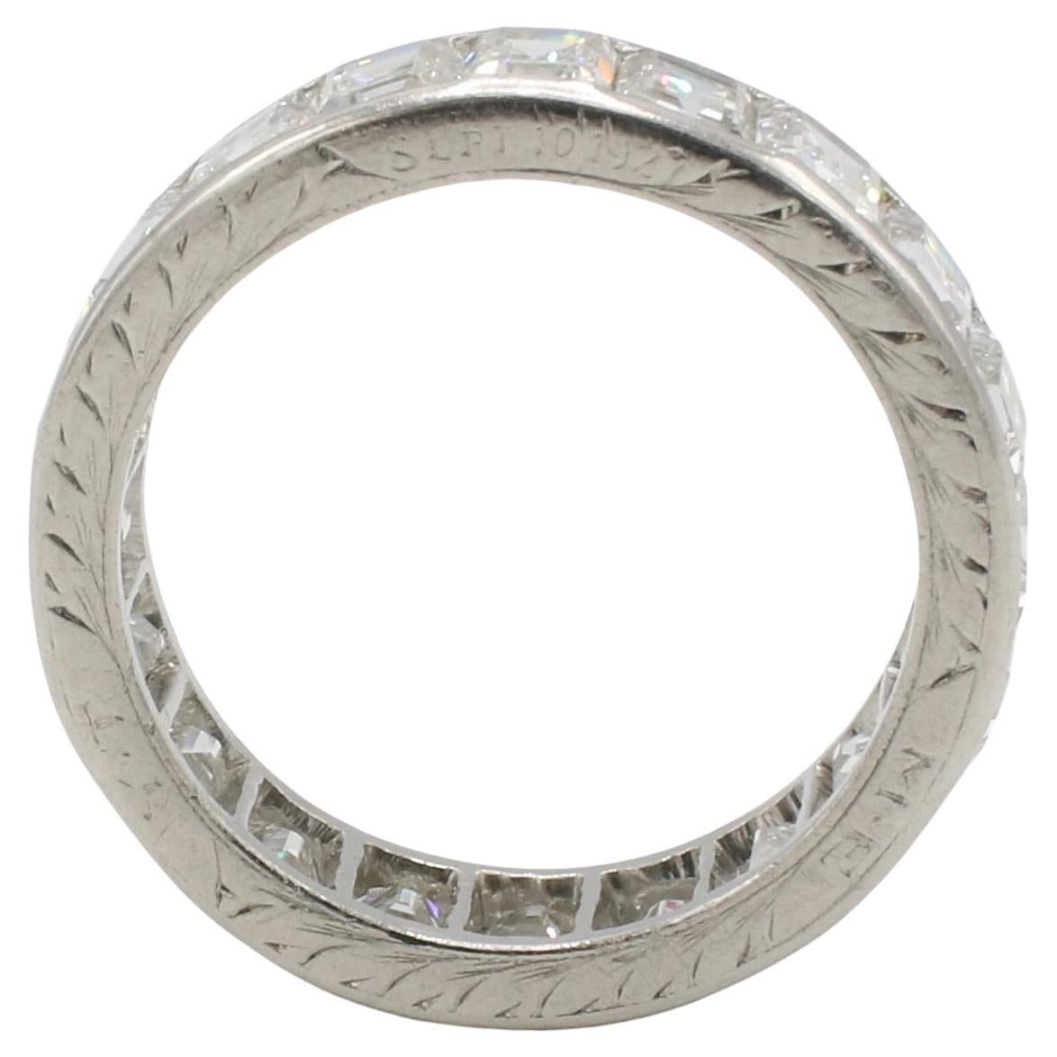 Art Deco Platinum Antique Carré Square Cut Natural Diamond Eternity Band  Ring  In Excellent Condition For Sale In  Baltimore, MD