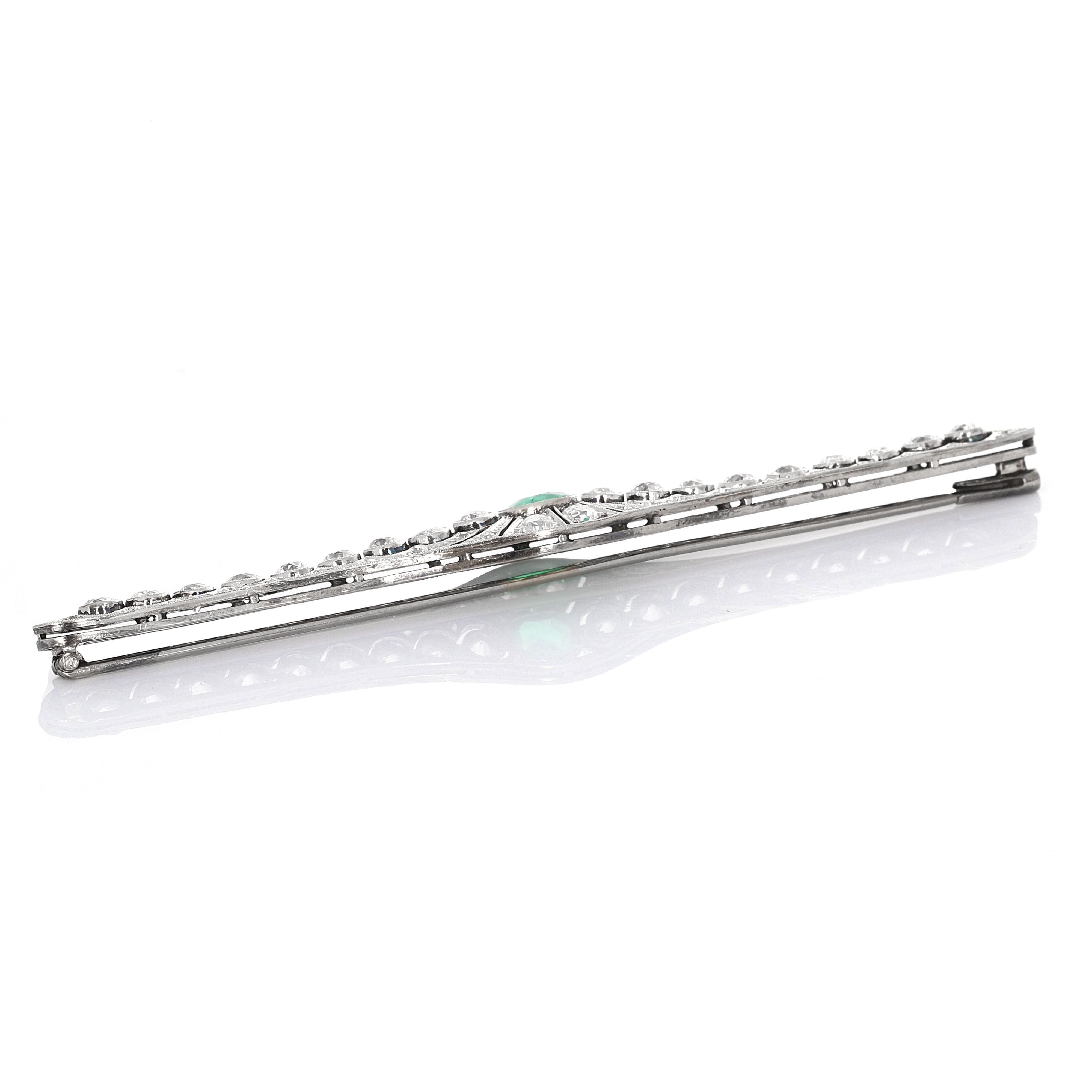 Antike Smaragd- und Diamant-Bar-Brosche aus Platin im Art déco-Stil im Zustand „Hervorragend“ im Angebot in Beverly Hills, CA