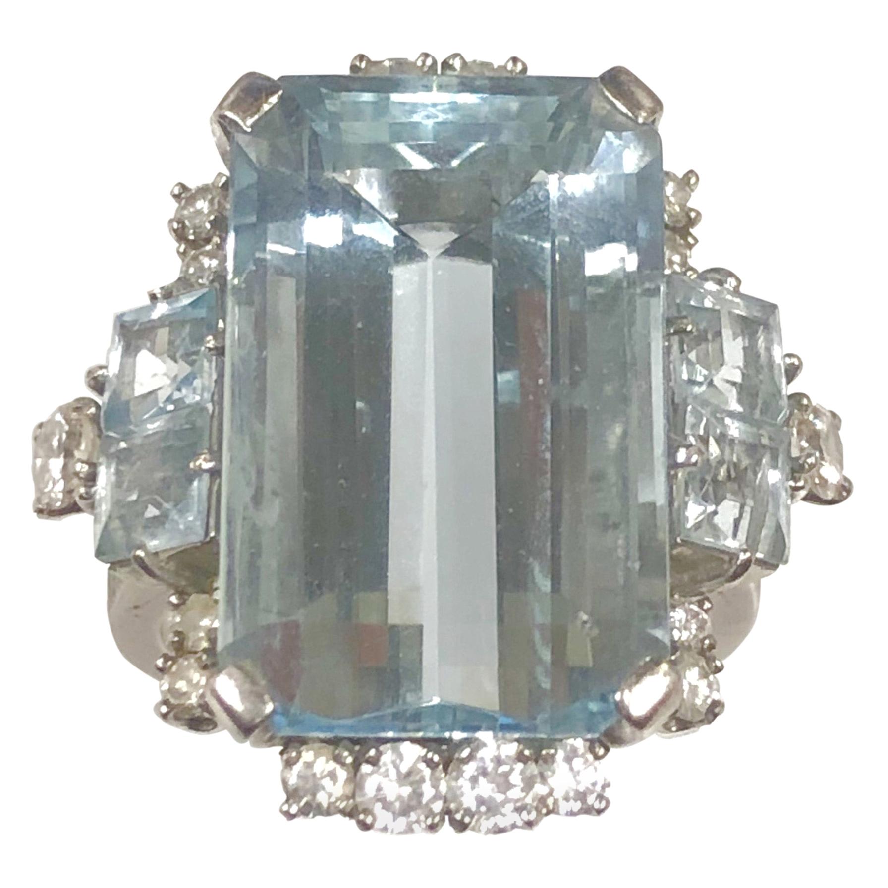 Art Deco Platinum Aquamarine and Diamond Ring