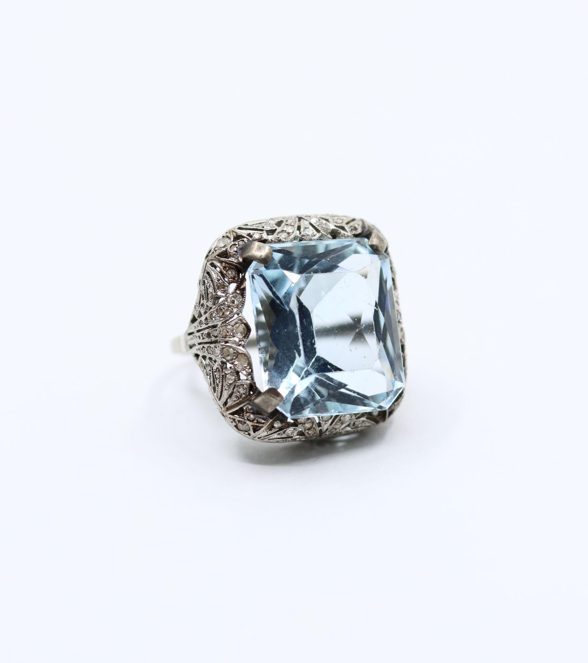 Anello Art Deco in platino con acquamarina In condizioni buone in vendita a Flushing, NY