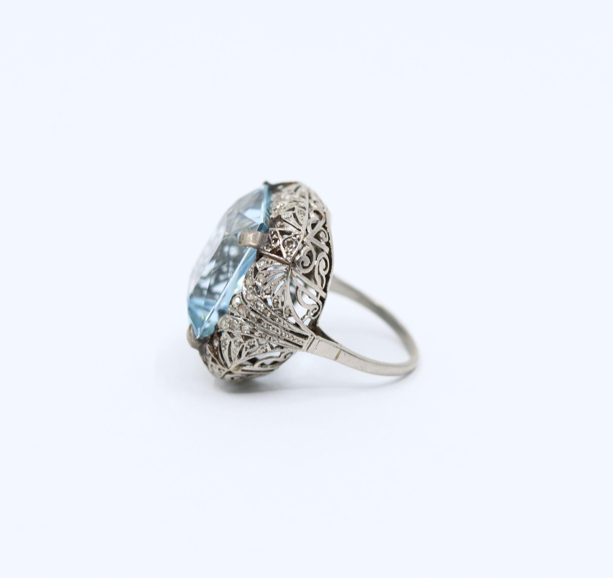 Donna Anello Art Deco in platino con acquamarina in vendita