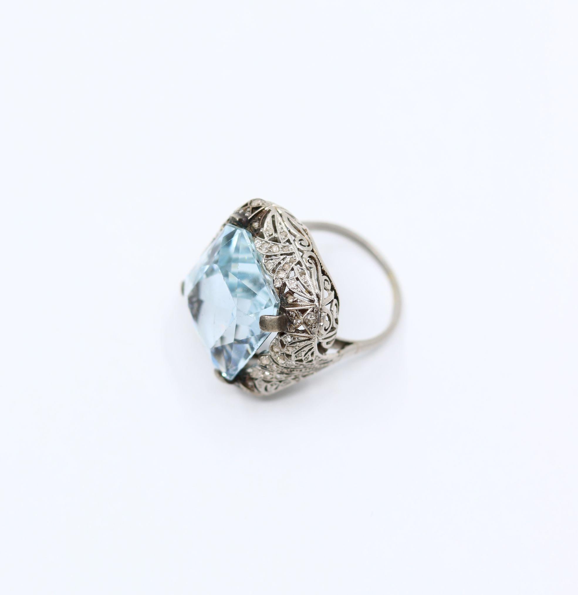 Anello Art Deco in platino con acquamarina in vendita 3
