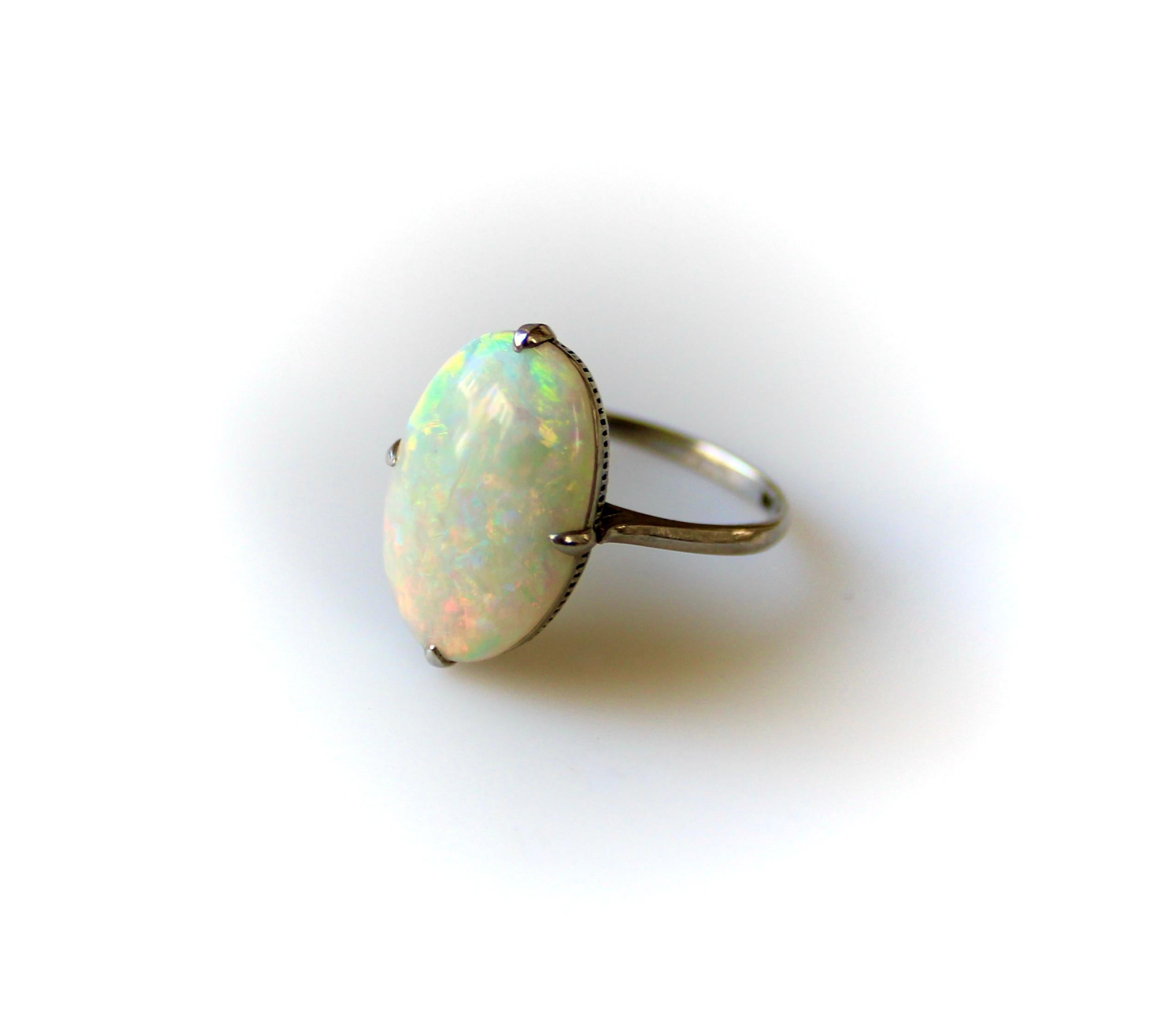 Women's or Men's Art Deco Platinum Australian Opal Cabochon Ring 