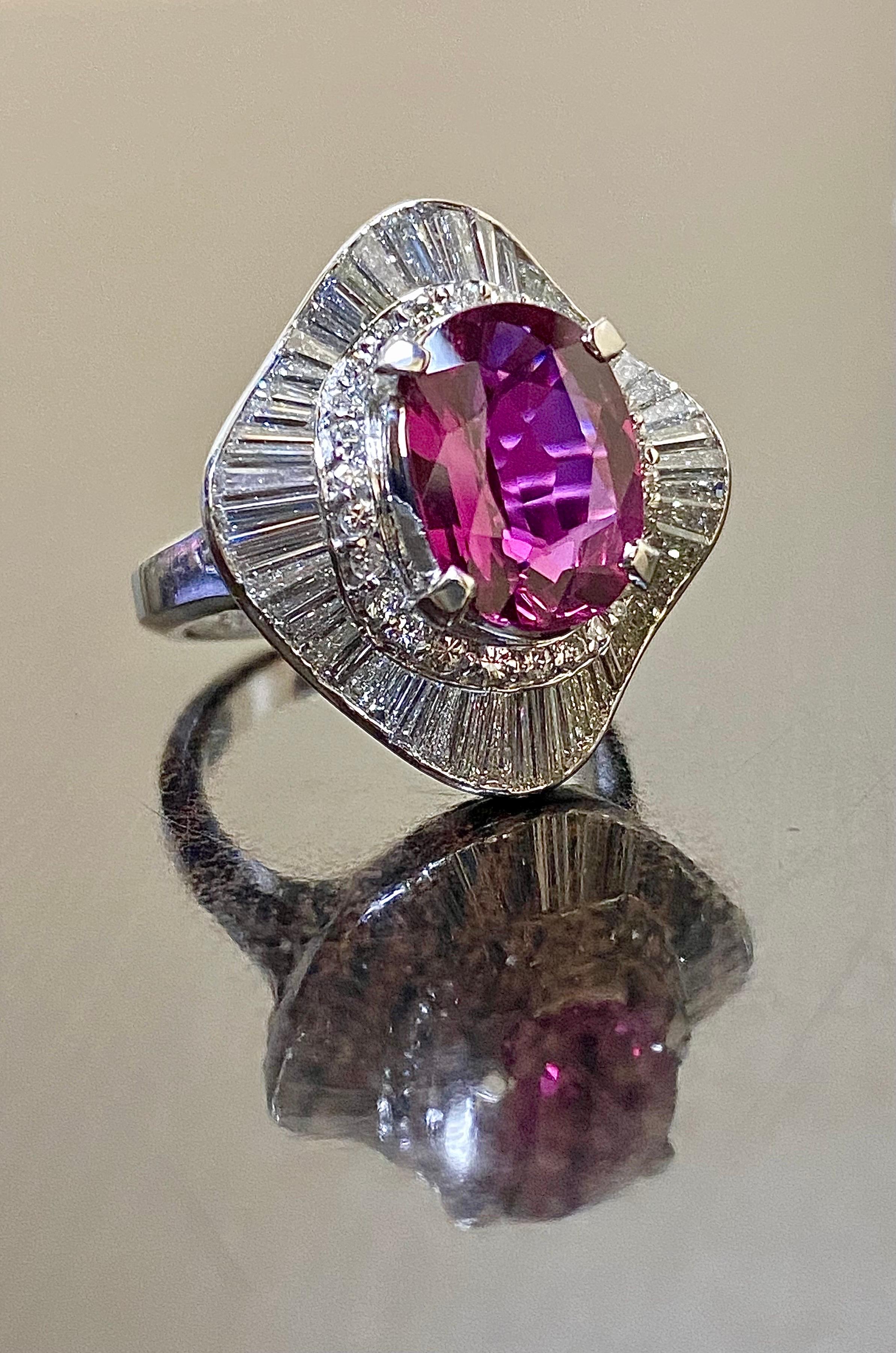 Art Deco Platinum Ballerina Diamond GIA Certified 3.54 Carat Oval Ruby Ring For Sale 1