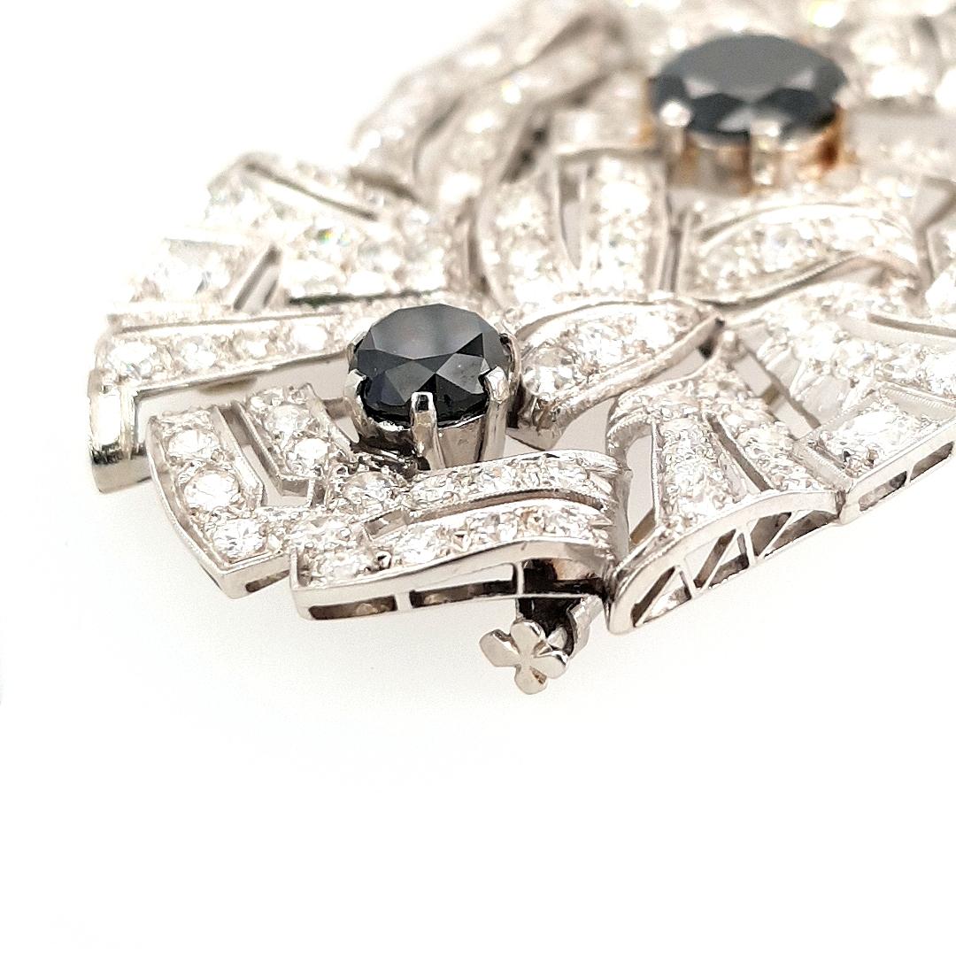 Broche Art déco en platine, diamants noirs de 3,70 carats et diamants blancs de 5 carats en vente 12