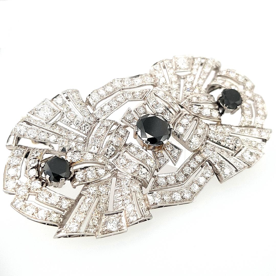 Art Deco Platinum Brooch, 3.70ct Black Diamonds and 5ct White Diamonds For Sale 2