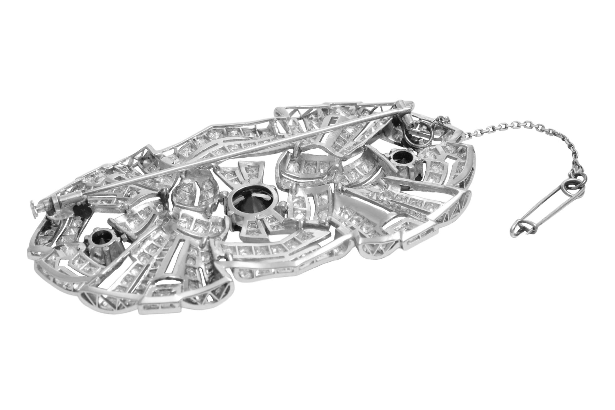 De las mujeres Broche Art Déco de platino, 3,70 ct de diamantes negros y 5 ct de diamantes blancos en venta