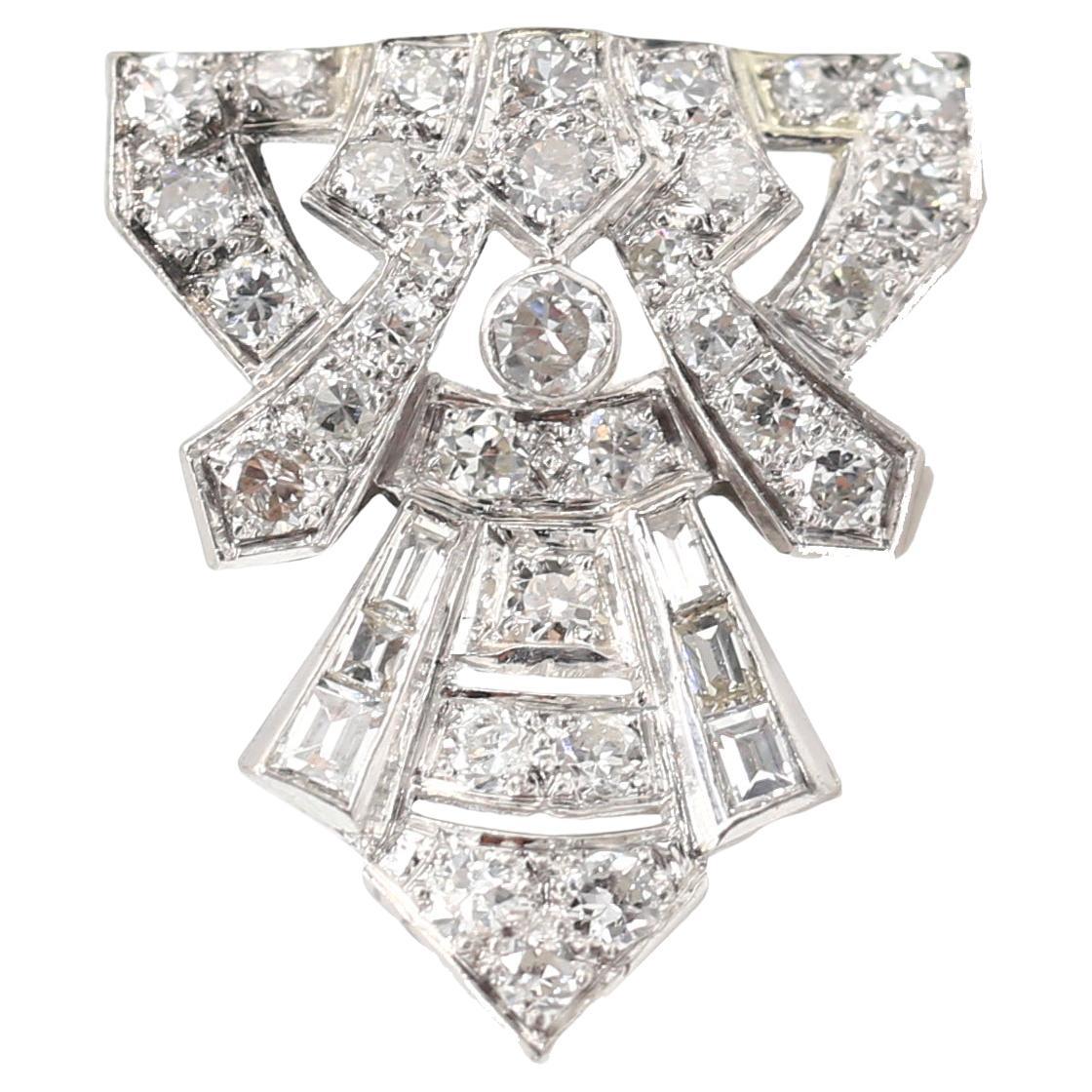Art Deco Platinum Brooch with 1.5 Carats of Diamonds, 1910