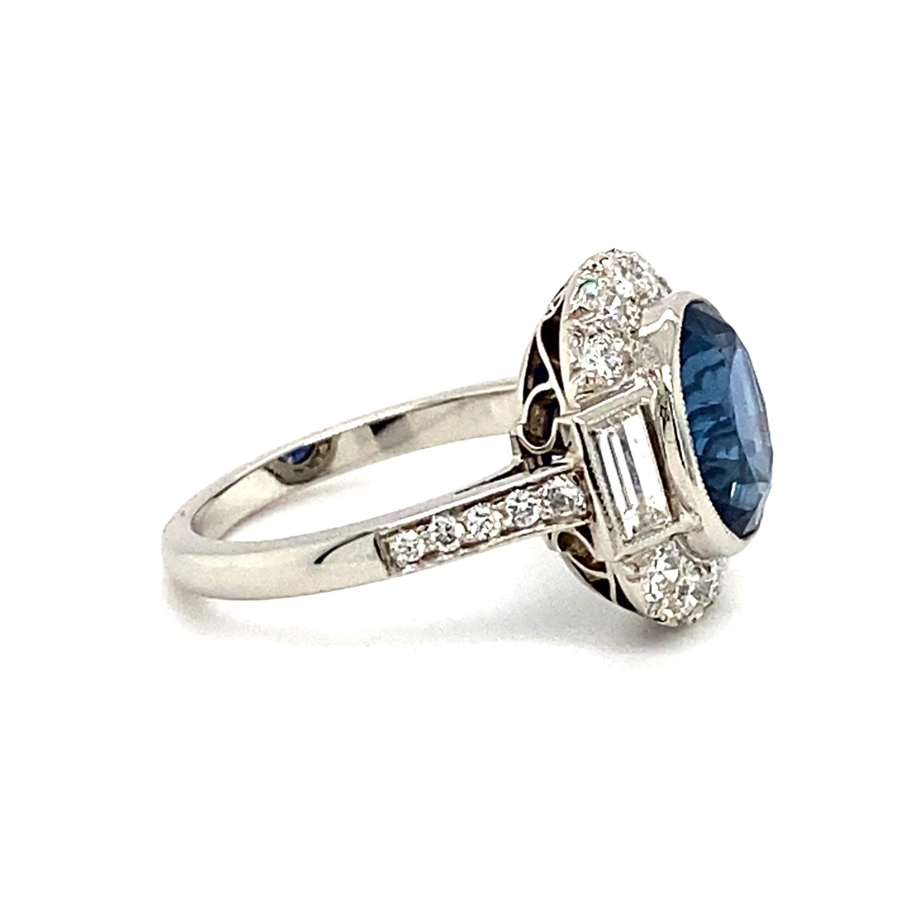 Art Deco Platinum Burma Sapphire Diamond Cocktail/Engagement Ring In Good Condition For Sale In Zurich, CH