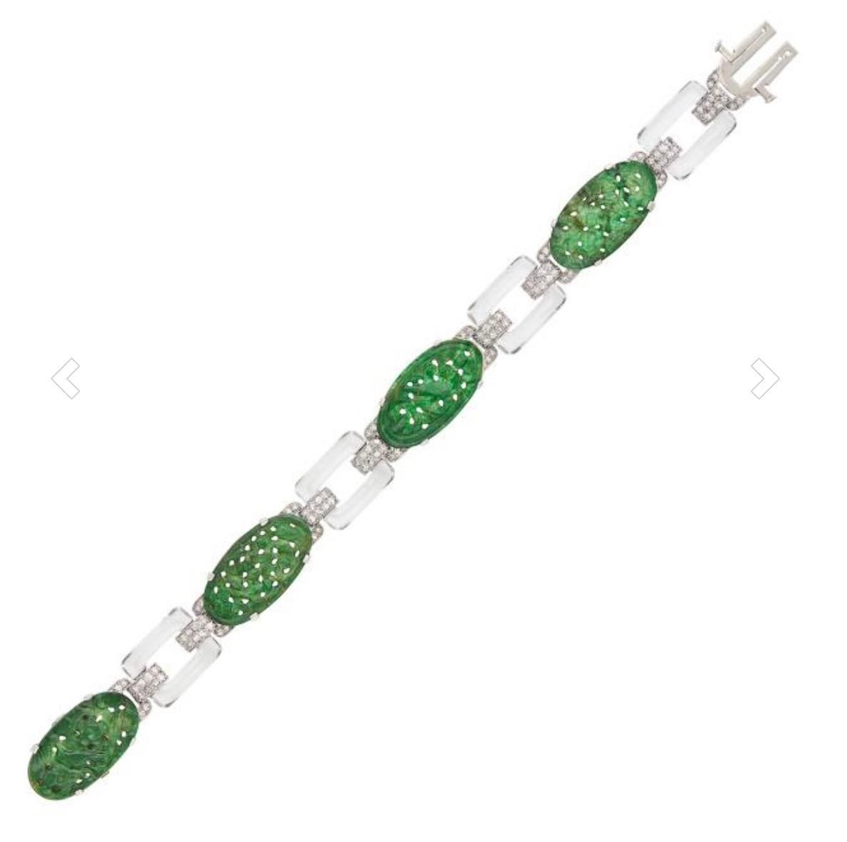 Bracelet en platine Art Deco, jade naturel sculpté, cristal de roche et diamants en vente