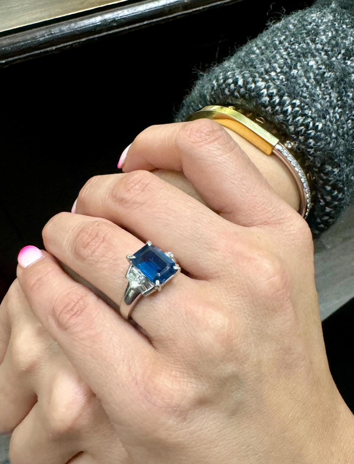 Art Deco Platinum Diamond 4.26 Carat Emerald Cut Blue Sapphire Engagement Ring For Sale 12