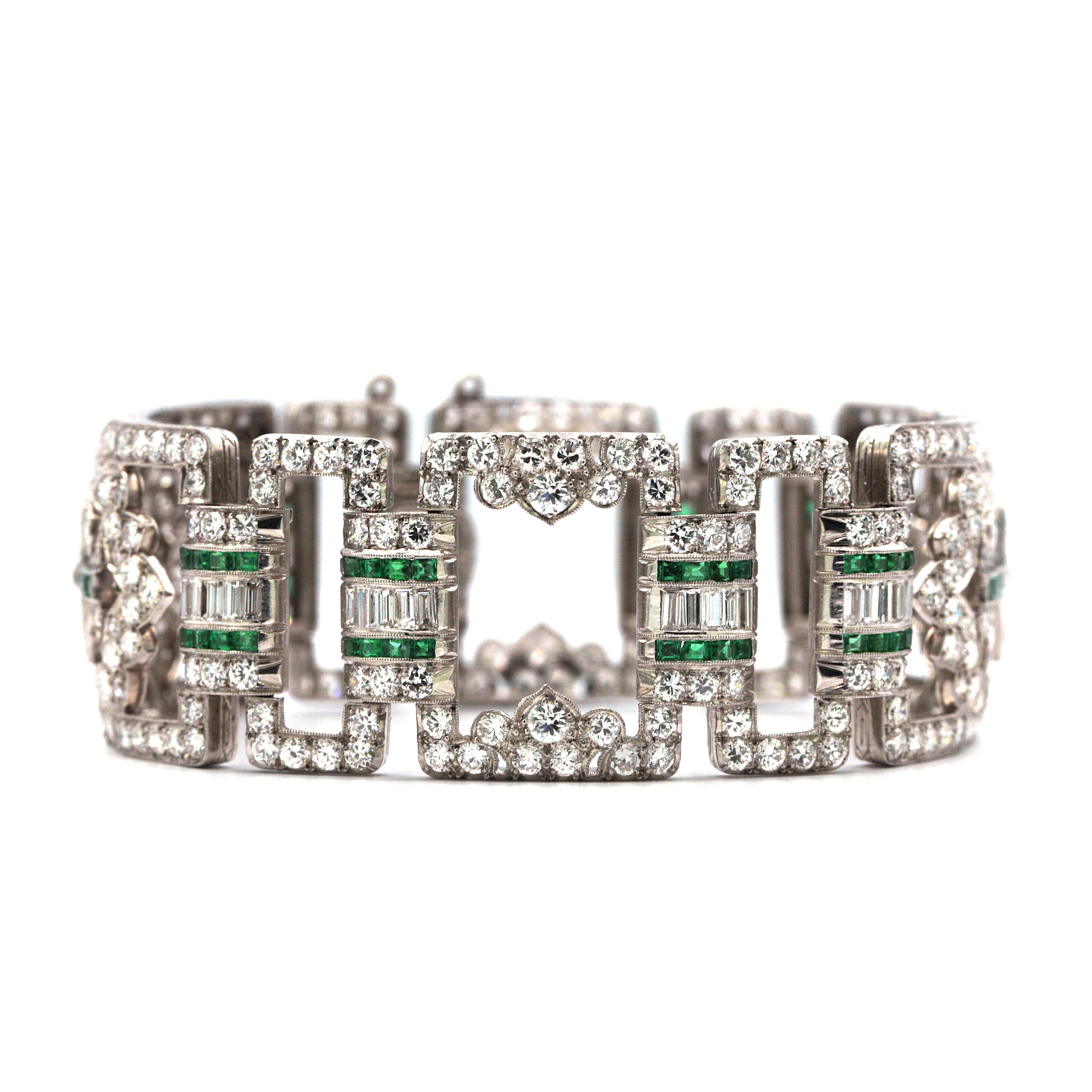 Art Deco Platinum, Diamond and Emerald Bracelet In Good Condition For Sale In Los Angeles, CA