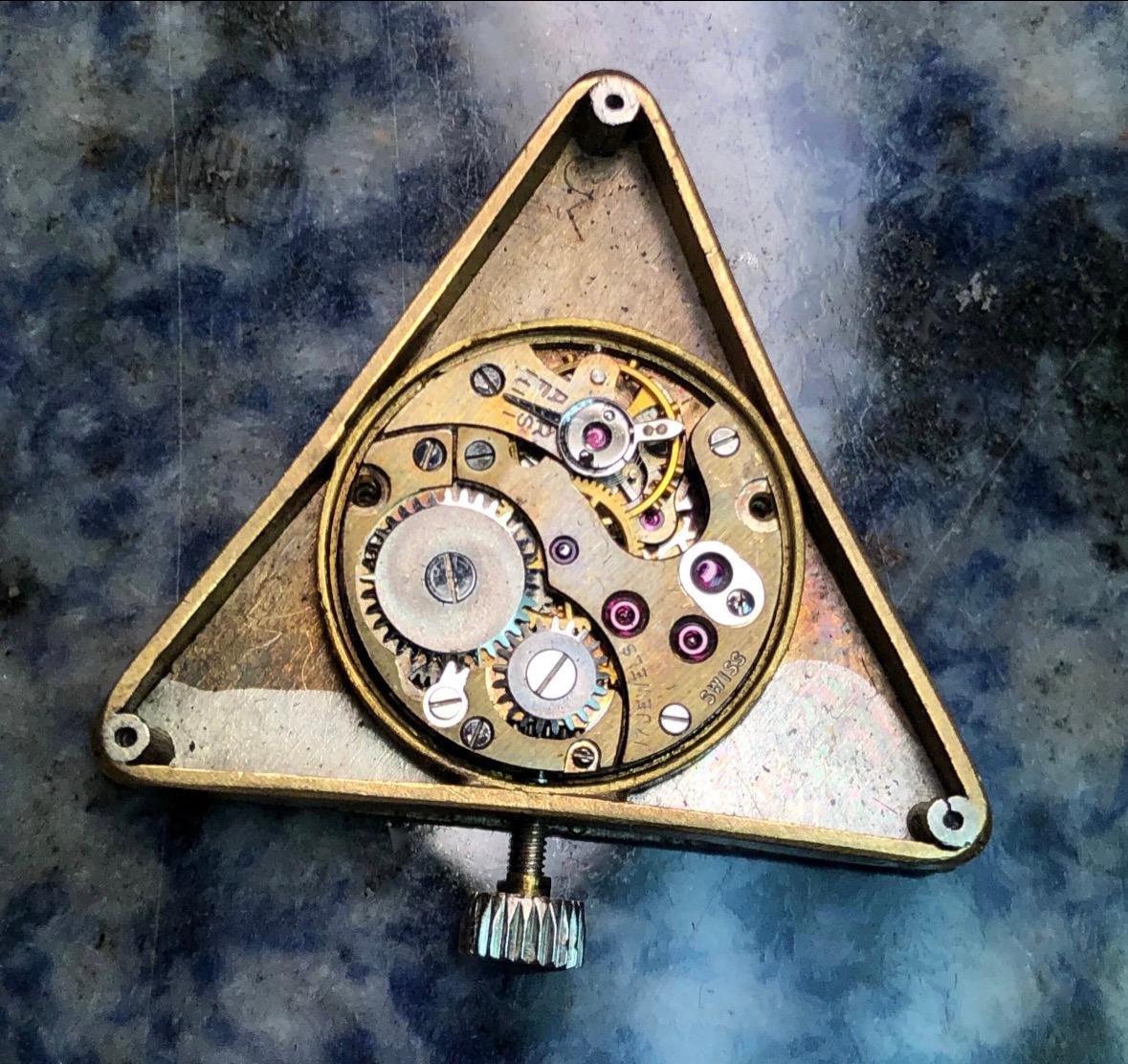 Art-déco-Uhr mit Platin-, Diamant- und Onyx-Anhänger von Dreicer and Co. (Trillionschliff) im Angebot