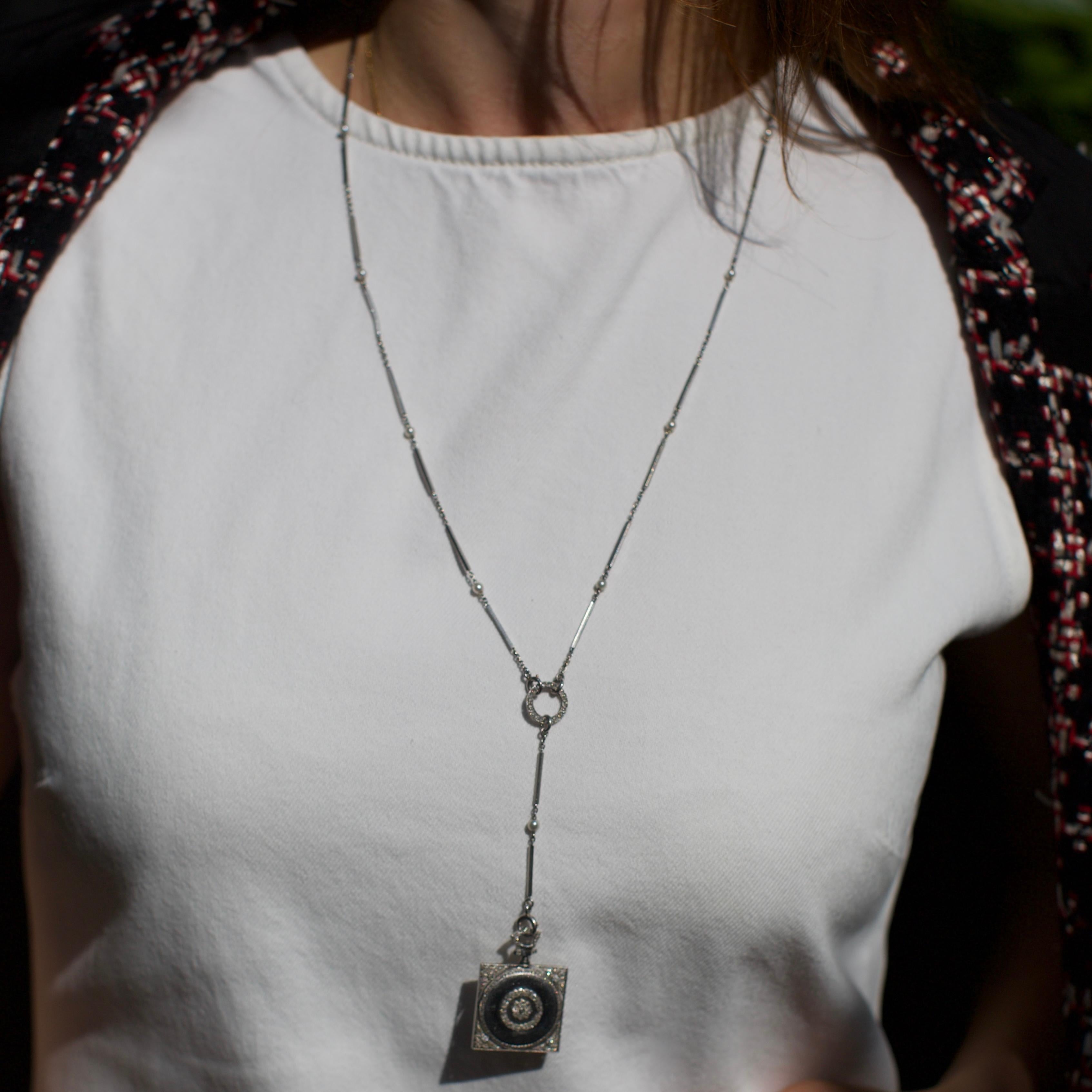 Collier-montre à pendentifs en diamants et perles en platine Art déco, années 1920 en vente 6