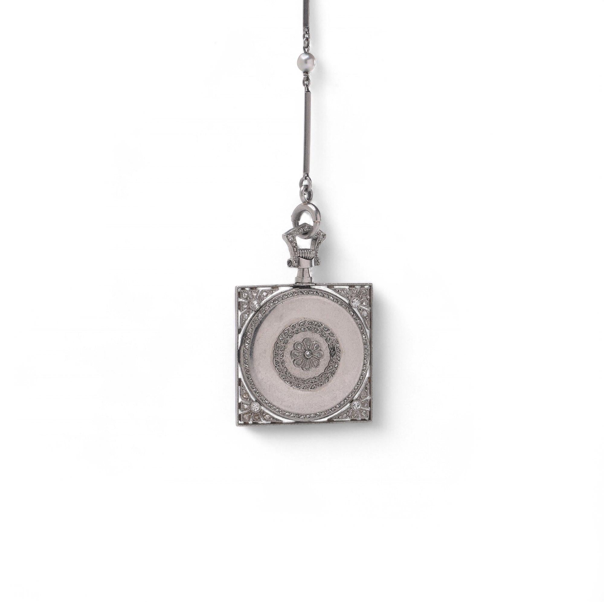 Collier-montre à pendentifs en diamants et perles en platine Art déco, années 1920 Pour femmes en vente