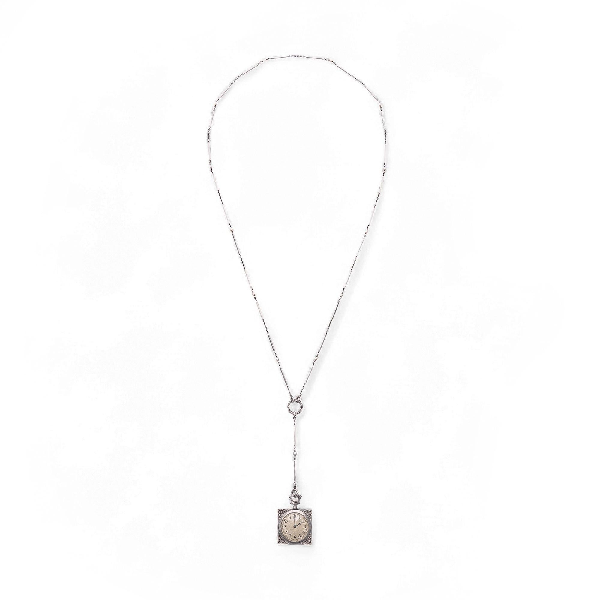 Collier-montre à pendentifs en diamants et perles en platine Art déco, années 1920 en vente 3