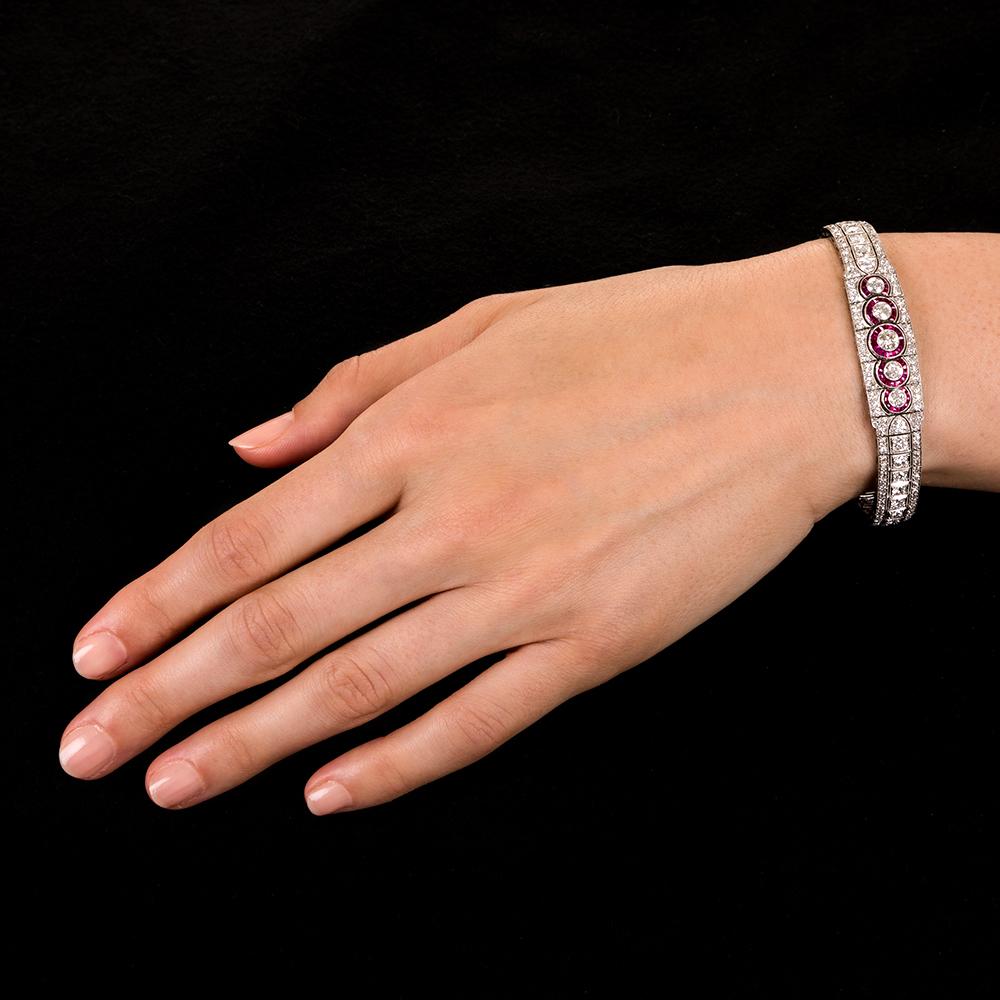 Art Deco Platinum Diamond and Ruby Bracelet In Excellent Condition For Sale In San Francisco, CA