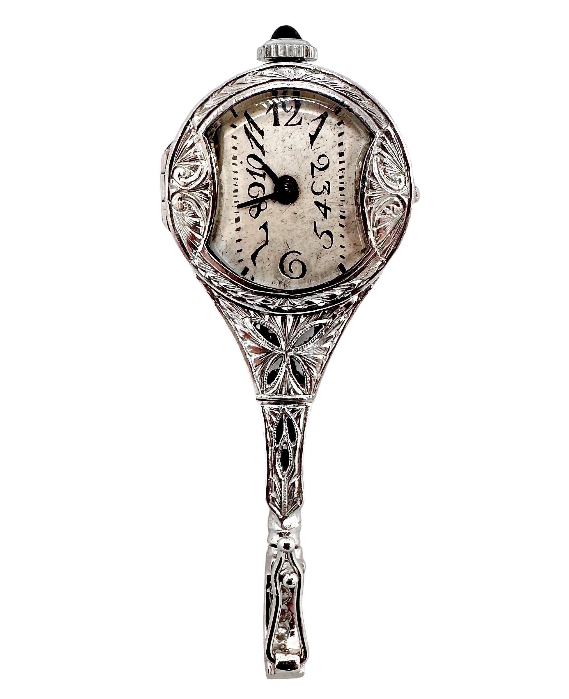 Lavalier-Anhänger-Uhr aus Platin, Diamant und Saphir im Art déco-Stil im Zustand „Gut“ in Palm Beach, FL