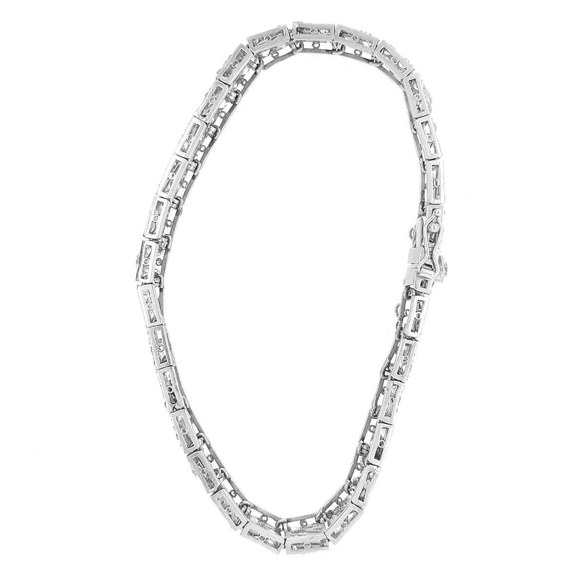 Art Deco Platinum Diamond Bracelet In Excellent Condition In New York, NY