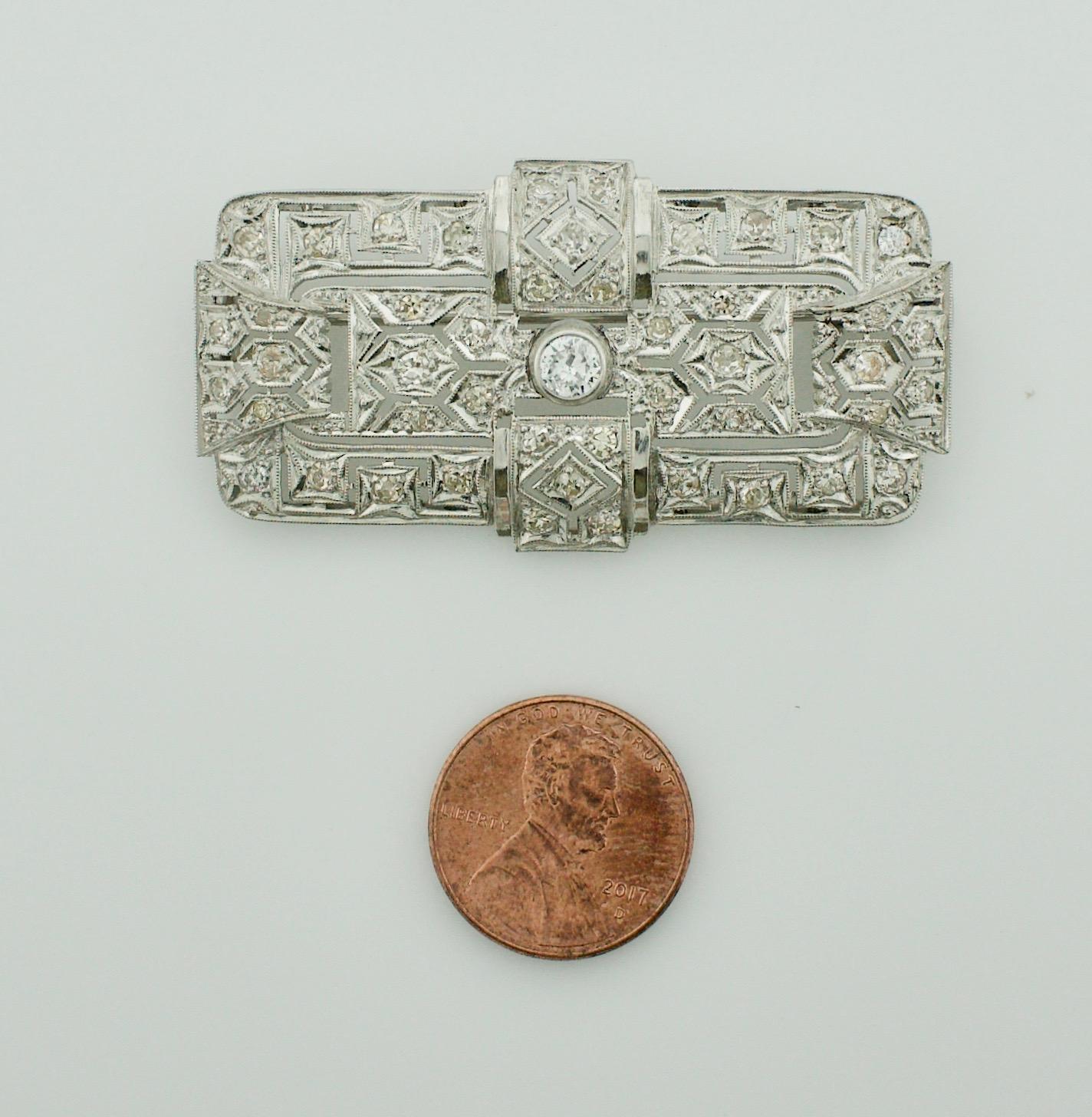 Art Deco Platinum Diamond Brooch, circa 1930s For Sale 1