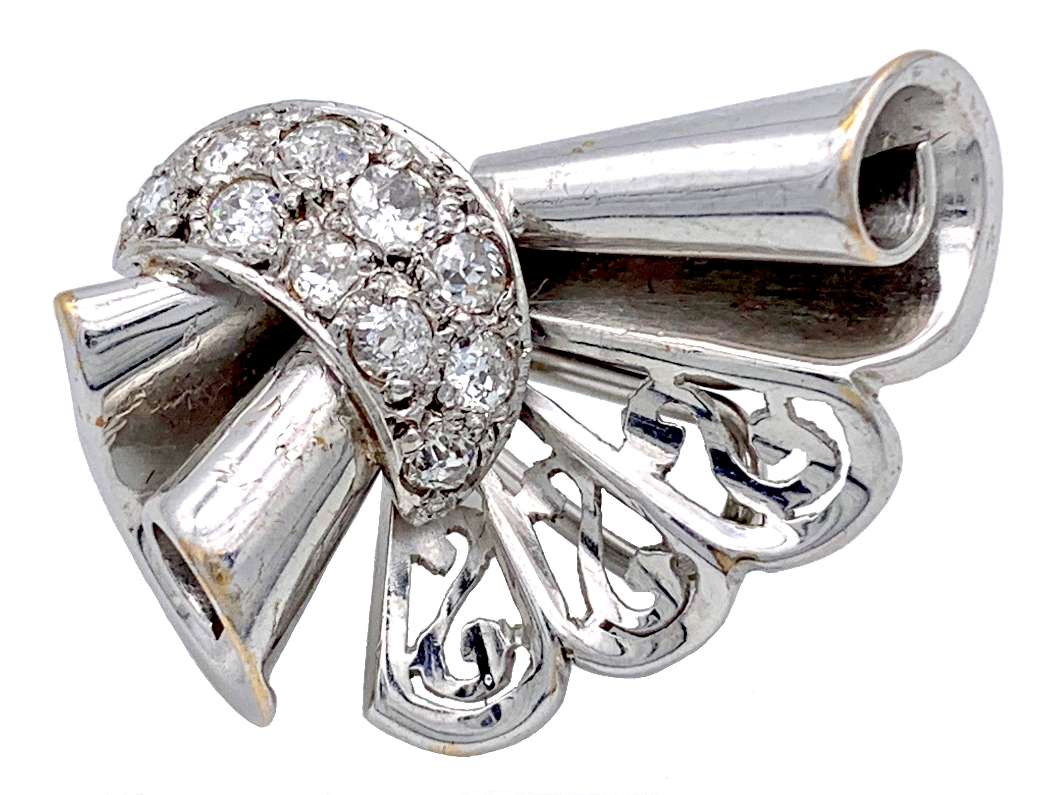 Art Deco 14 Kartat Gold Rhodium Platin Diamant-Ohrclips an Ohrringen (Gemischter Schliff) im Angebot