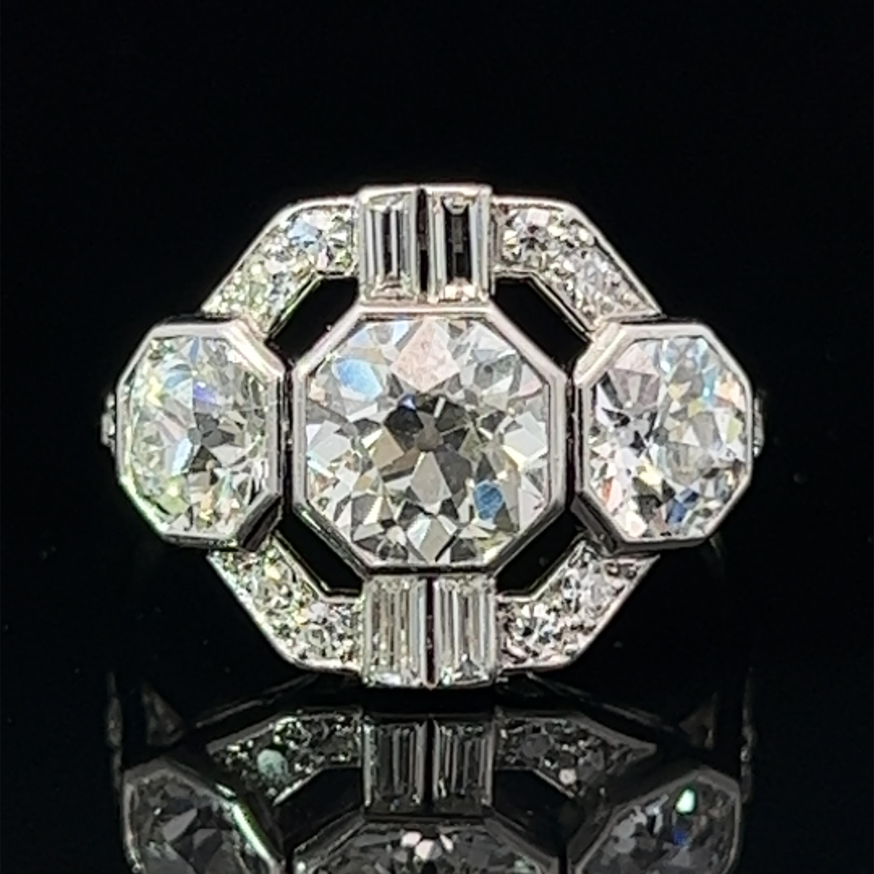 Art Deco Platinum Diamond Cluster Ring Circa 1920s For Sale 2