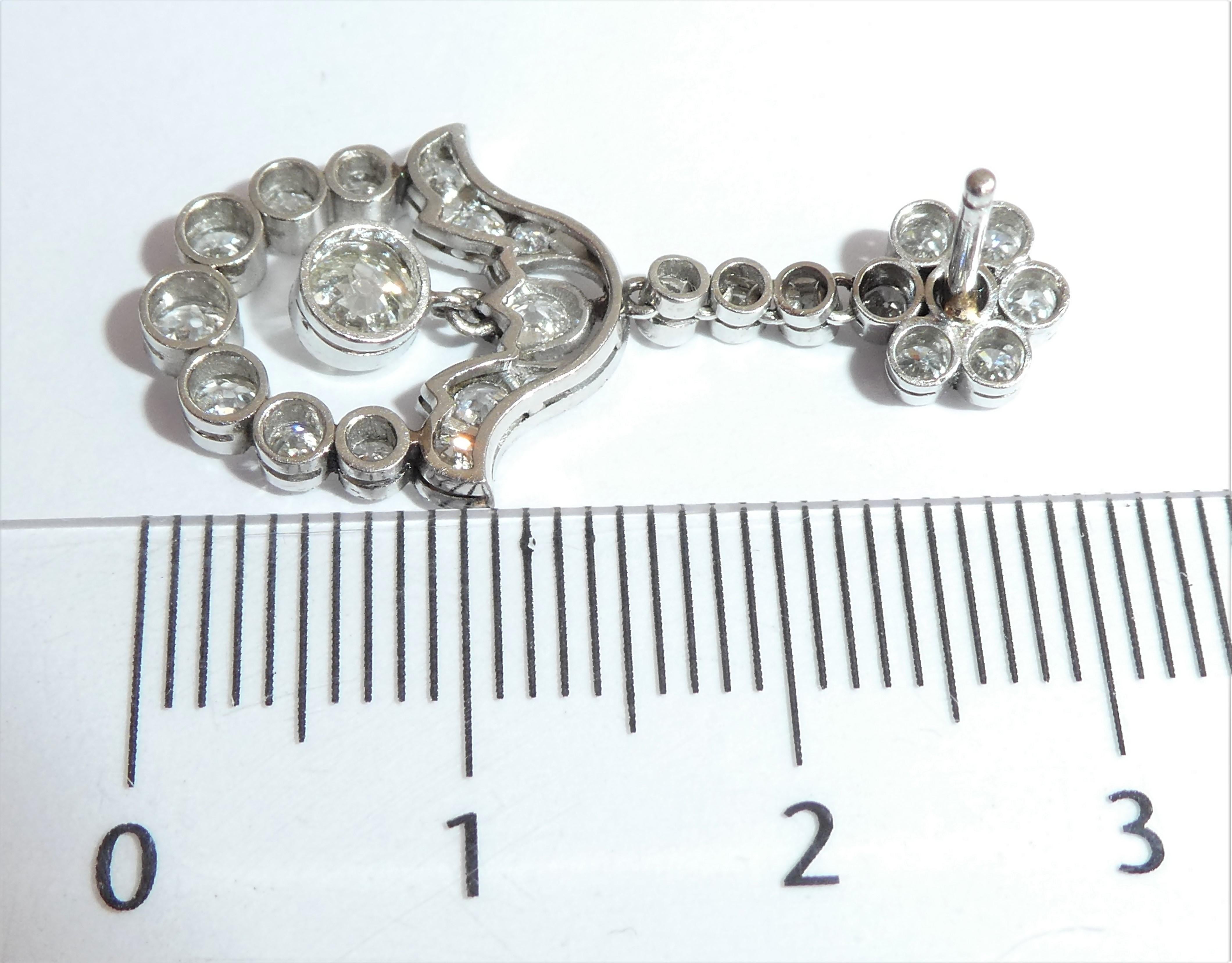Art Deco Platinum Diamond Dangle Earrings In Excellent Condition In Munich, DE