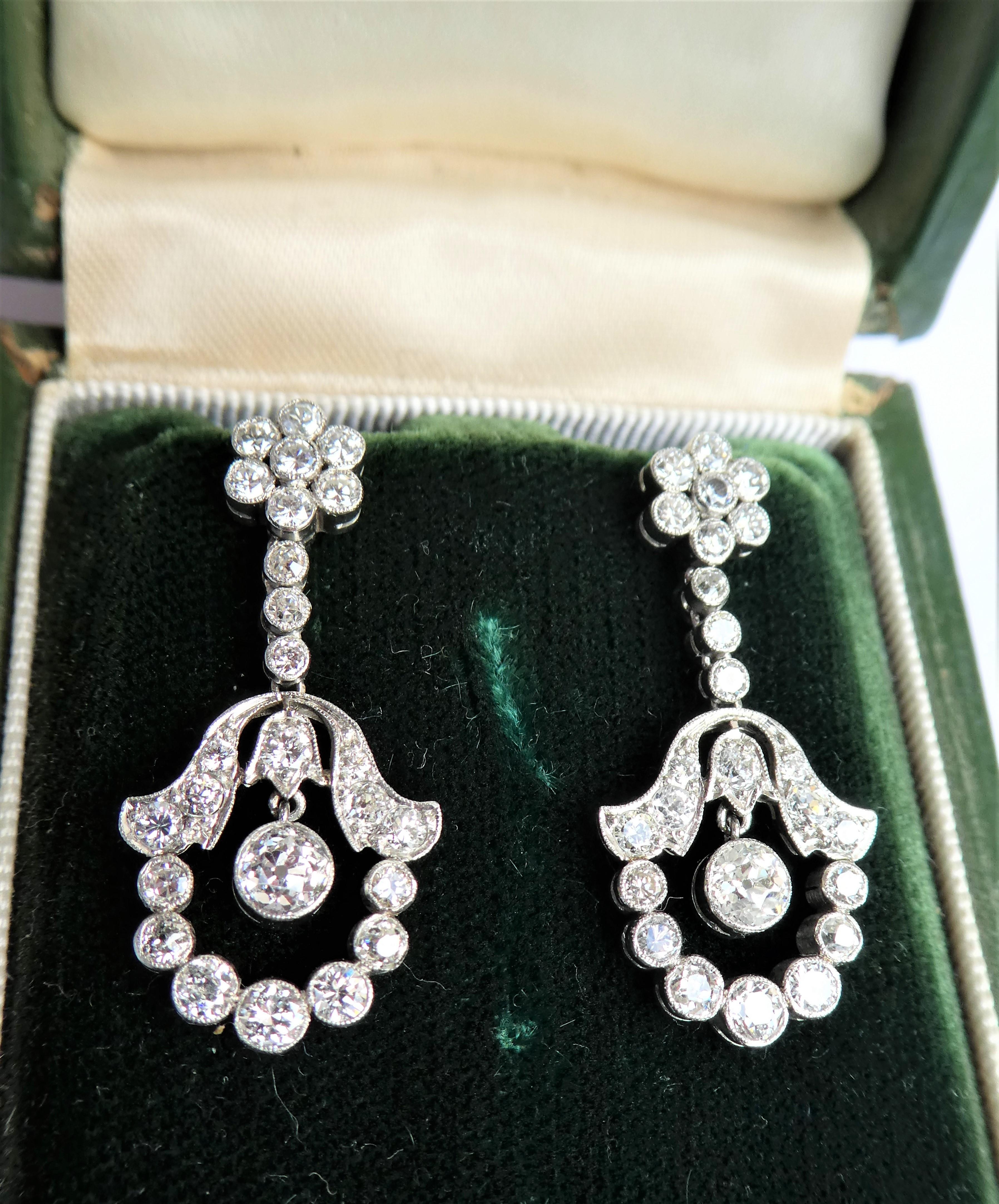 Women's Art Deco Platinum Diamond Dangle Earrings