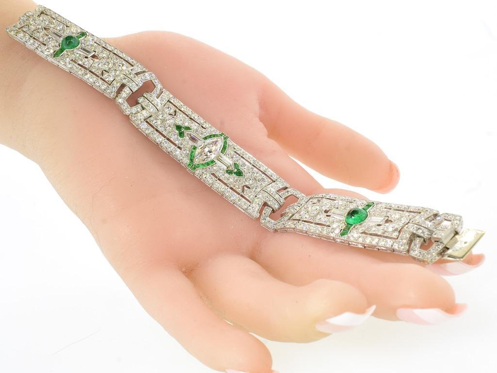 Pulsera Art Decó de platino, diamantes y esmeraldas de Oscar Heyman & Hnos., c. 1918. en venta 5