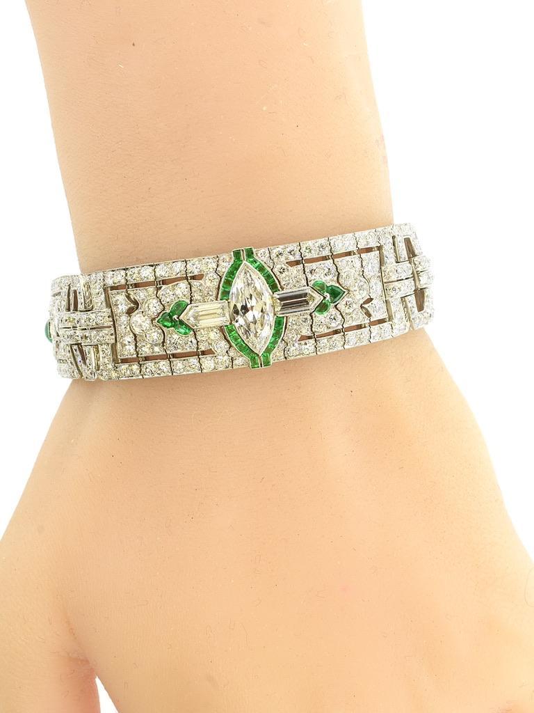 Pulsera Art Decó de platino, diamantes y esmeraldas de Oscar Heyman & Hnos., c. 1918. Corte europeo antiguo en venta