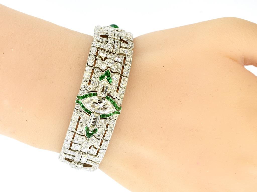 Pulsera Art Decó de platino, diamantes y esmeraldas de Oscar Heyman & Hnos., c. 1918. en venta 1