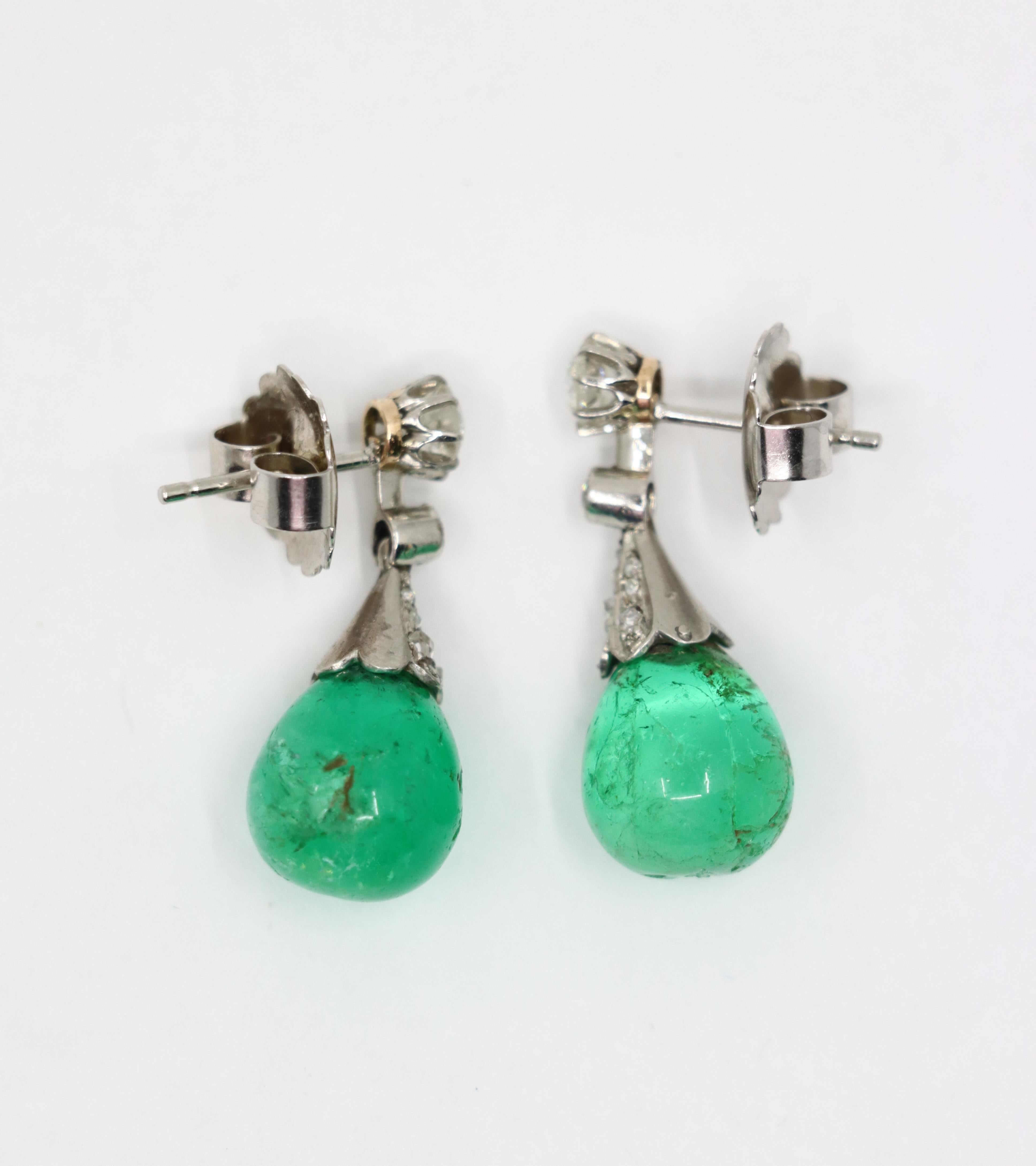 Art Deco Platinum Diamond Emerald Drop Earrings For Sale 3