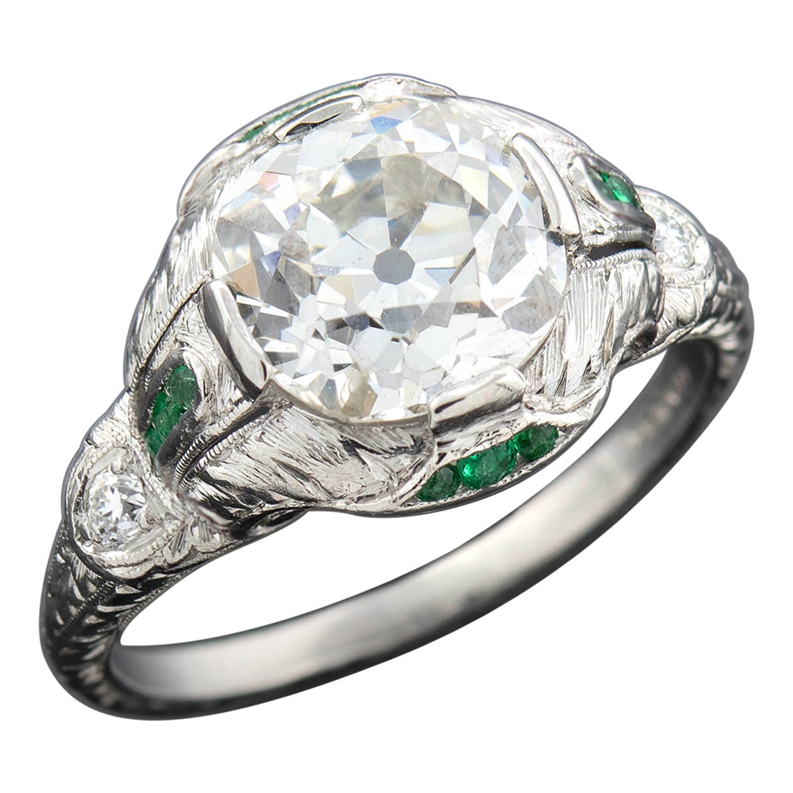 Bague de fiançailles Art déco en platine avec diamants et émeraudes au centre de 2,36 carats