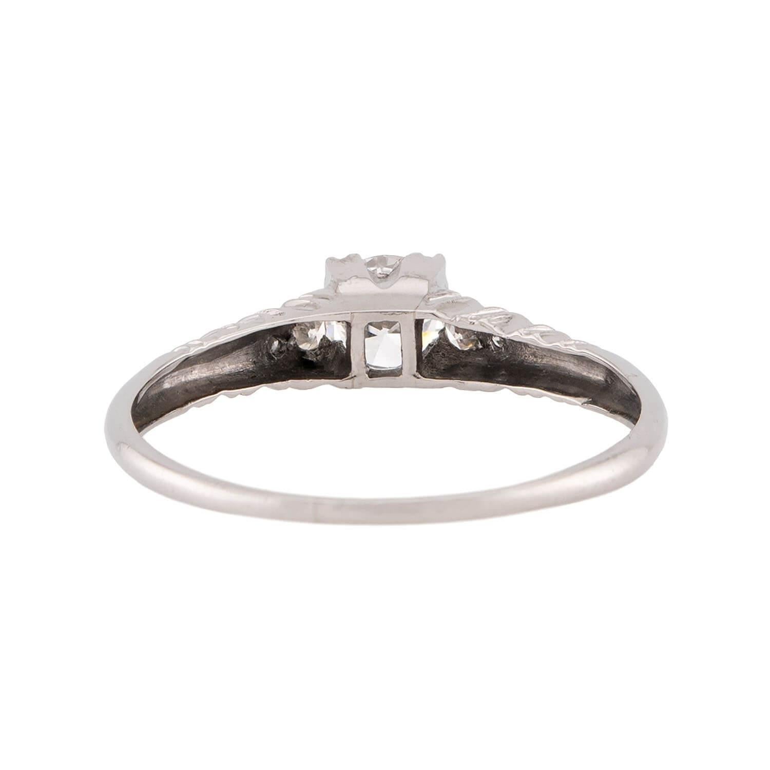 Bague de fiançailles Art déco en platine avec diamant .35ct Pour femmes en vente