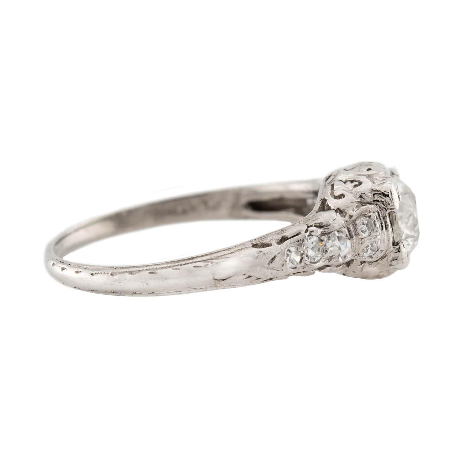 Art Deco Platin-Diamant-Verlobungsring .66 Karat (Art déco) im Angebot
