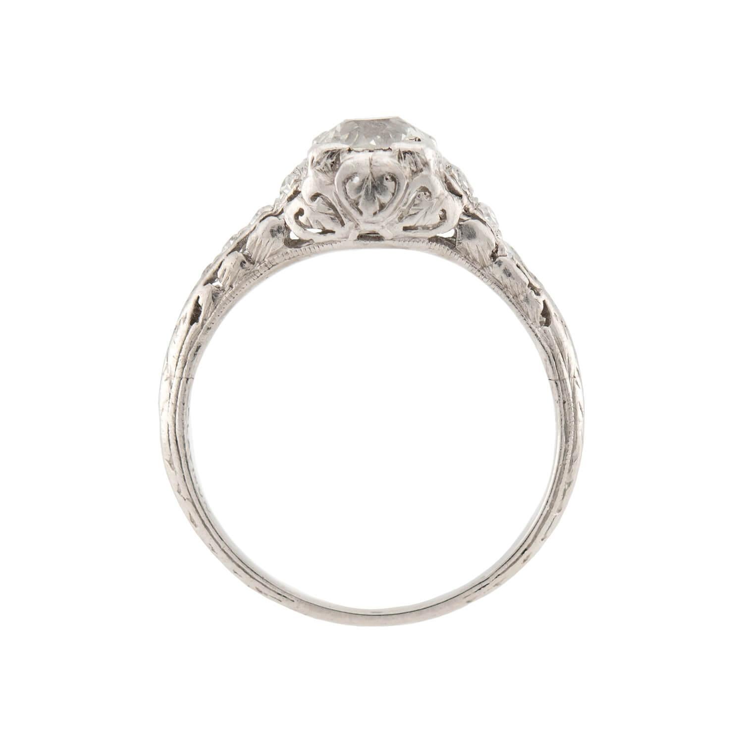 Art Deco Platin-Diamant-Verlobungsring .66 Karat (Alteuropäischer Schliff) im Angebot