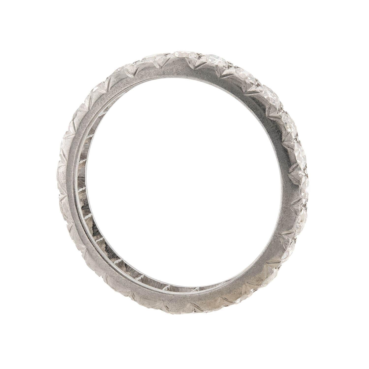 Art Deco Platinum Diamond Eternity Band Art Decó en venta