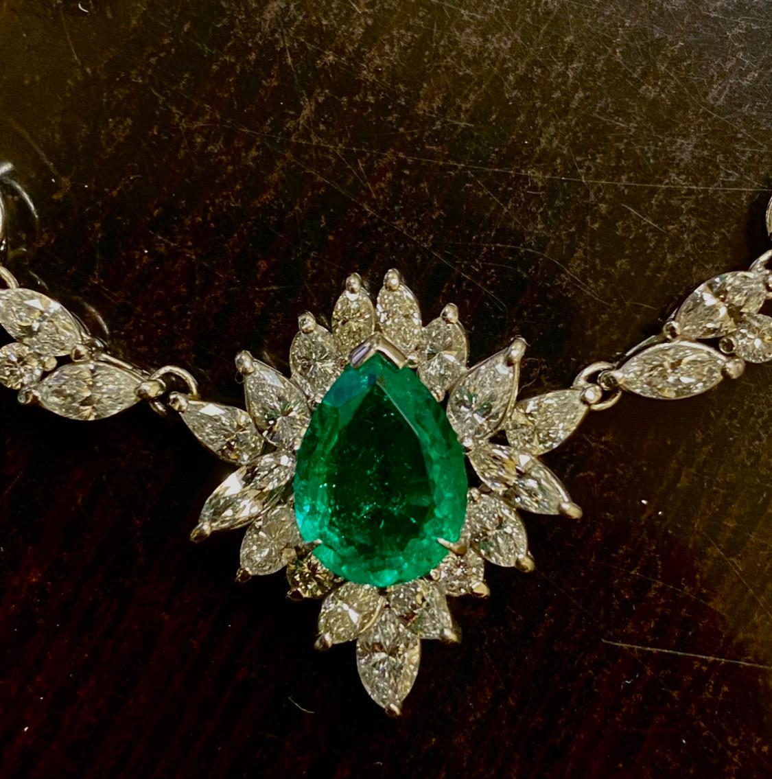 Art Deco Platinum Diamond GIA Certified Pear Shape F1 Colombian Emerald Necklace In New Condition In Los Angeles, CA