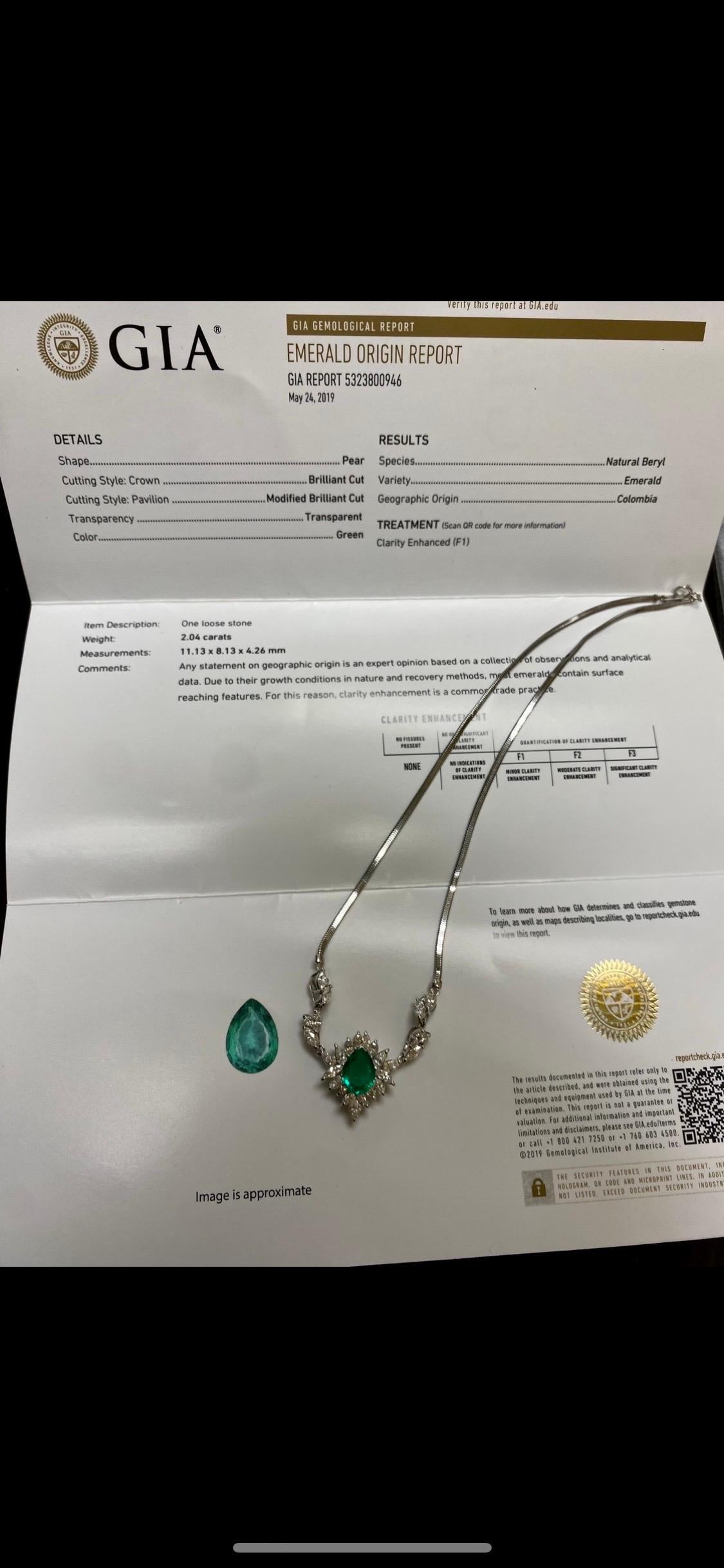 Women's or Men's Art Deco Platinum Diamond GIA Certified Pear Shape F1 Colombian Emerald Necklace