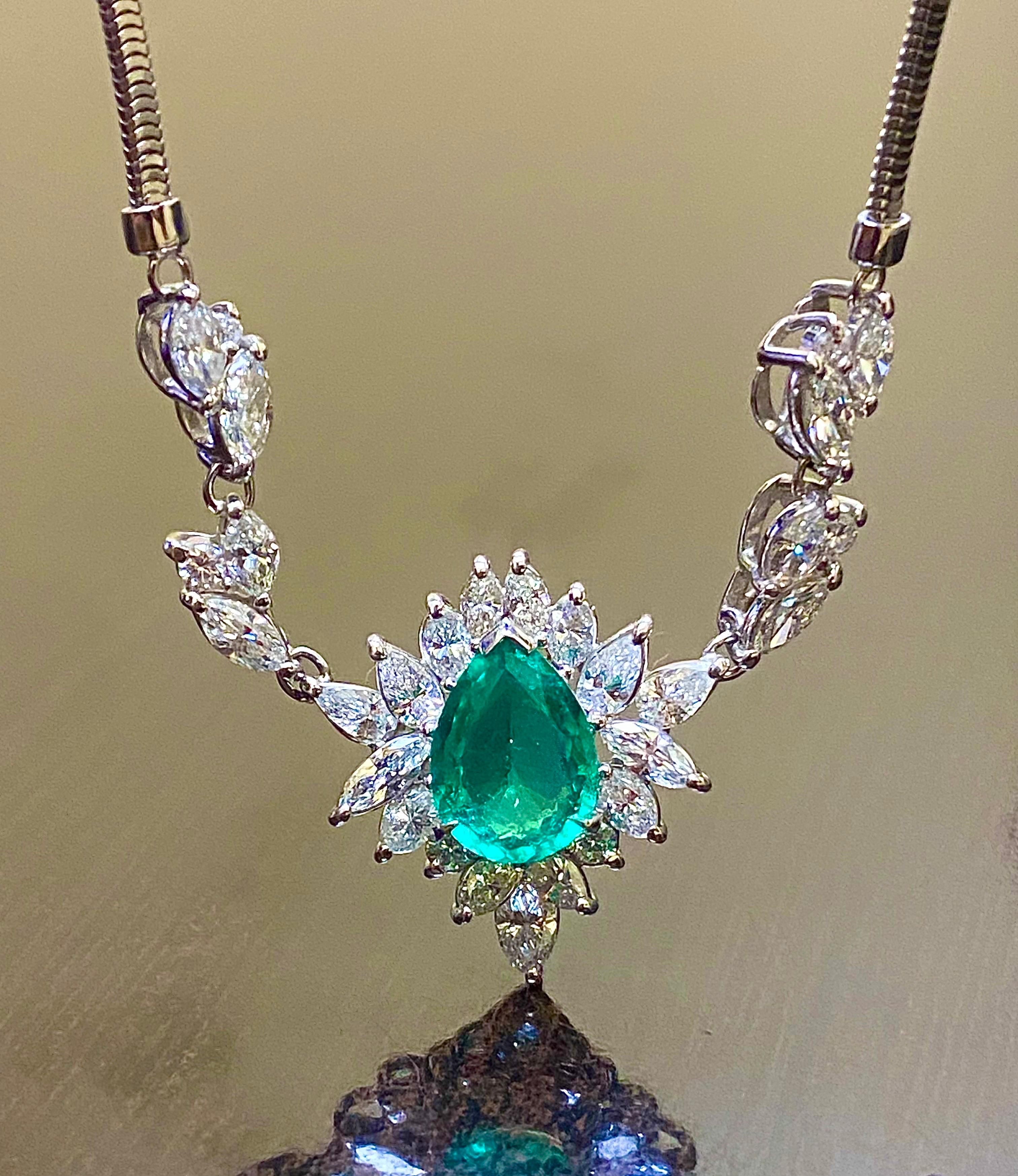 Art Deco Platinum Diamond GIA Certified Pear Shape F1 Colombian Emerald Necklace 3