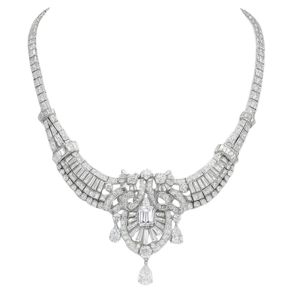 Collar Art Decó de Diamantes en Platino de 25 Quilates con Diamante Central talla Esmeralda en Excelente estado para la venta en Chicago, IL