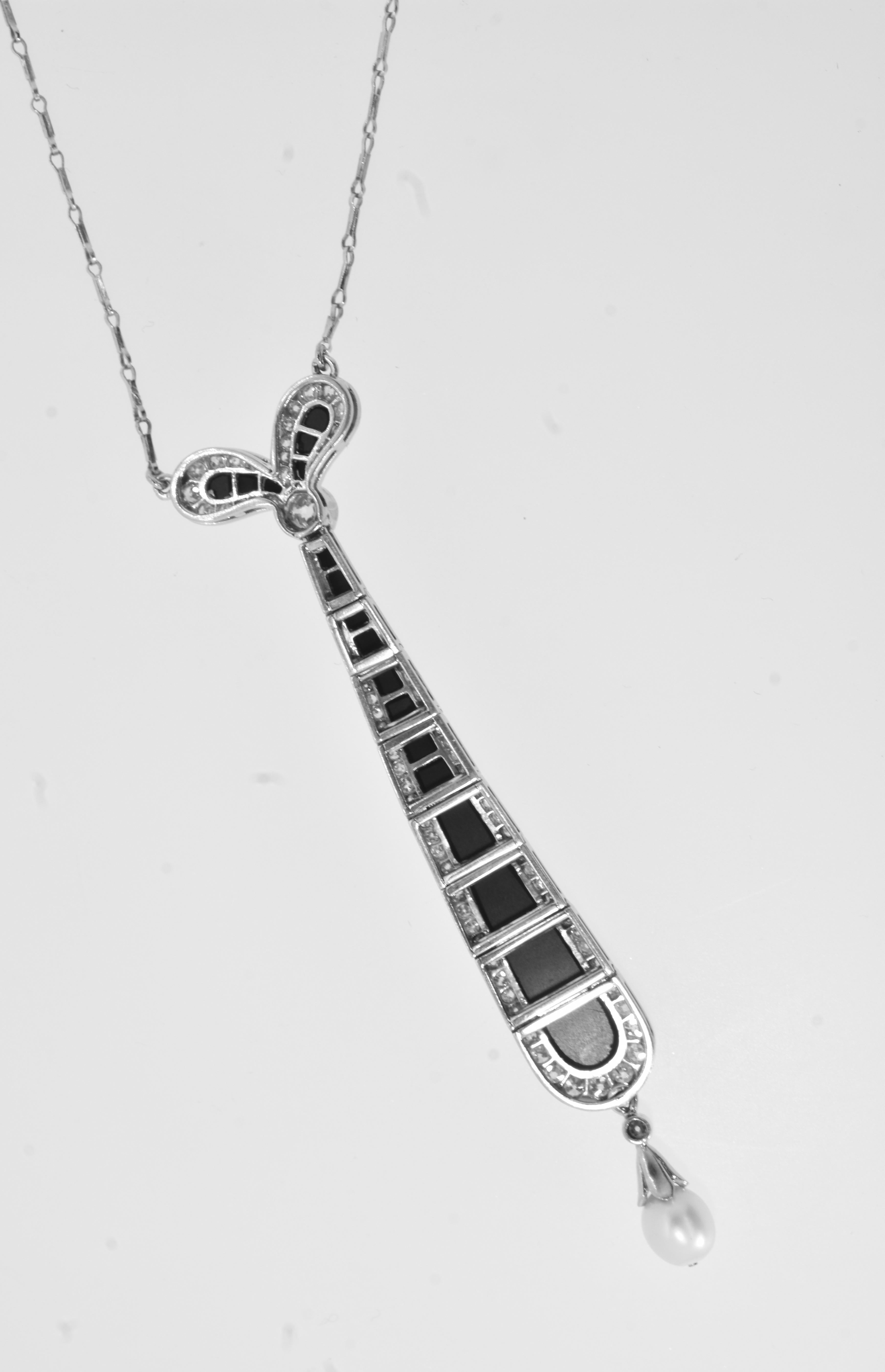 Art Deco Platinum, Diamond, Onyx and Natural Pearl Pendant Necklace, C. 1920 In Excellent Condition For Sale In Aspen, CO